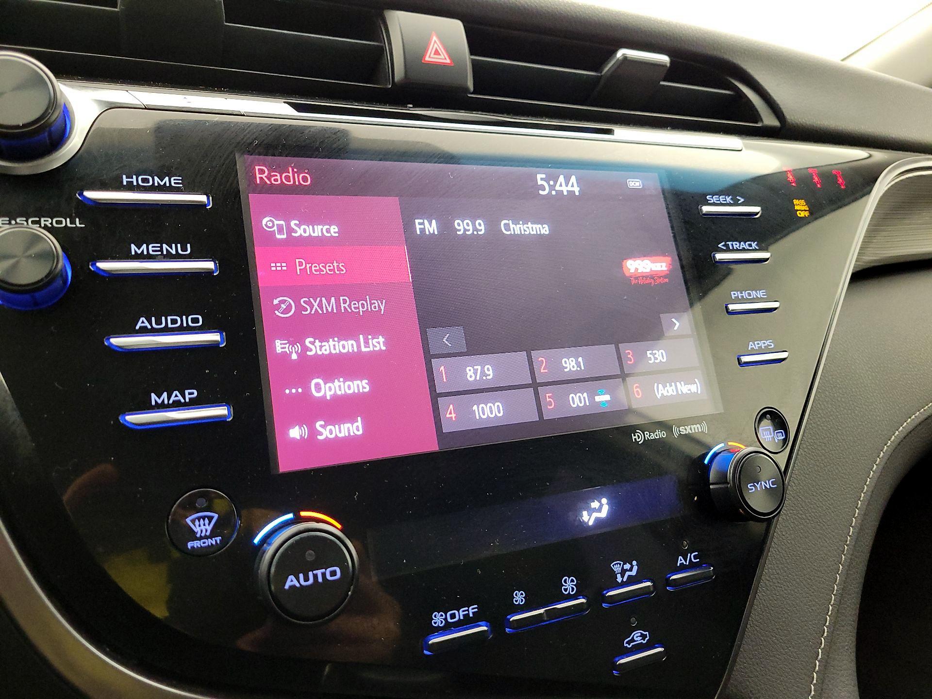 Thumbnail: 2019 Toyota Camry - 15