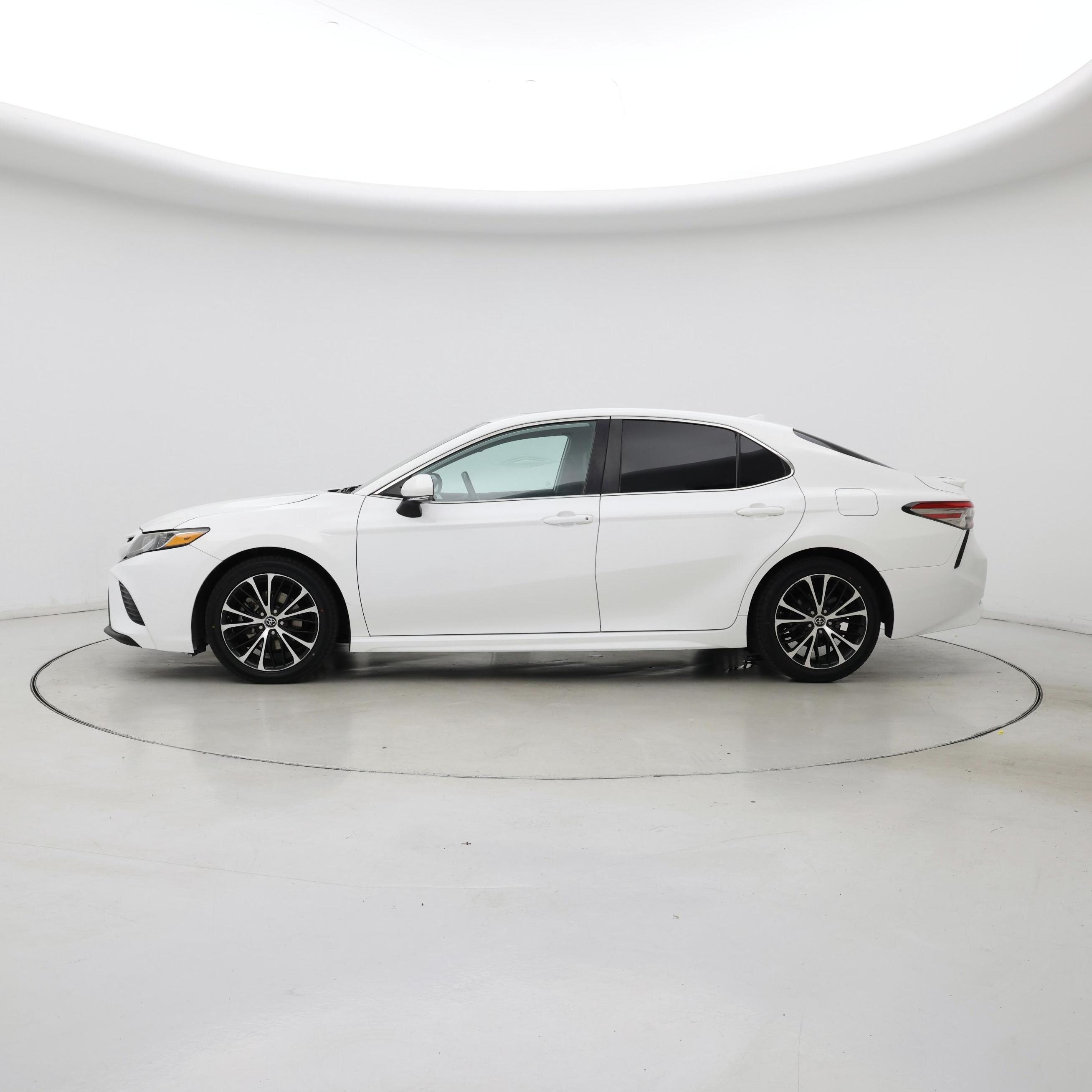 Thumbnail: 2019 Toyota Camry - 3