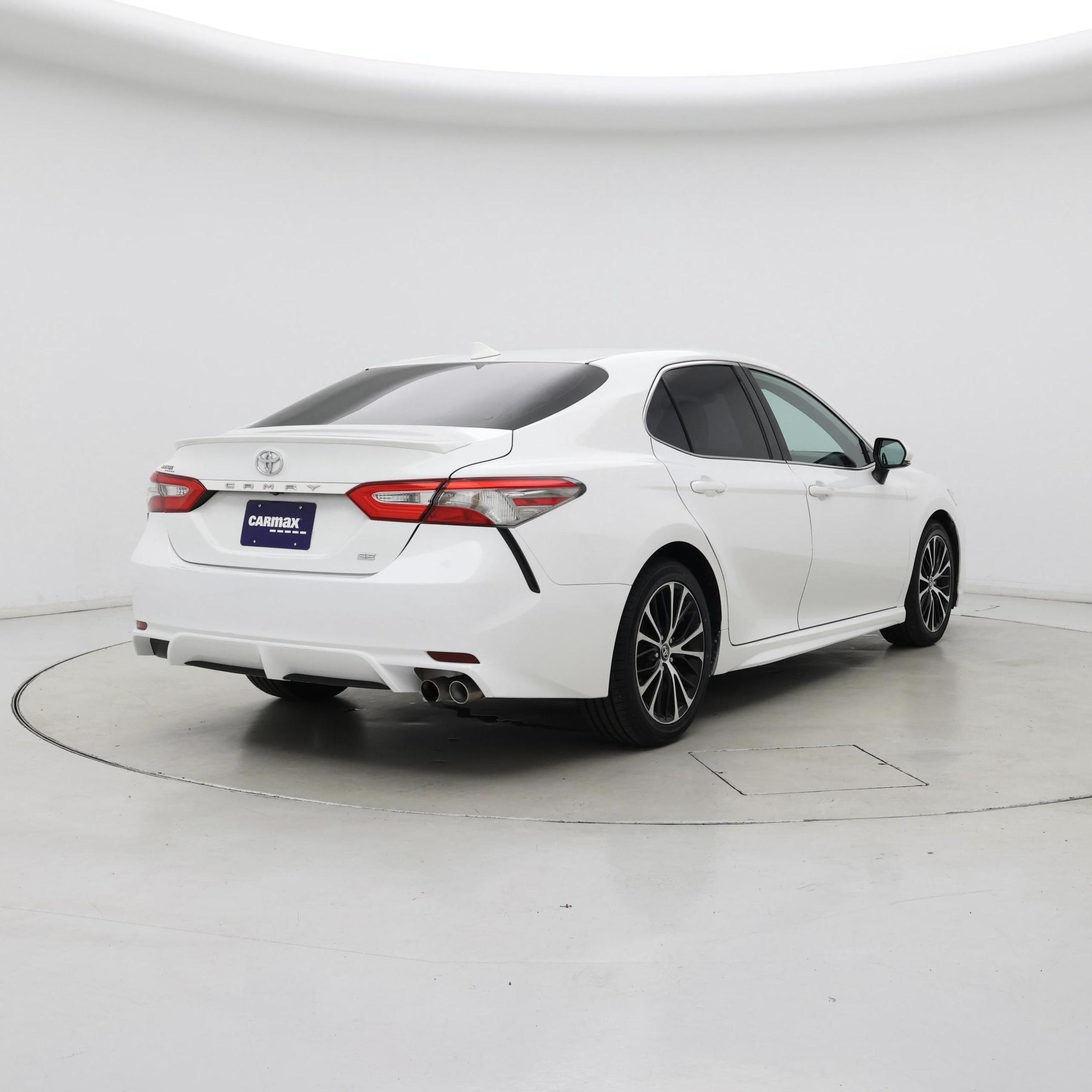 Thumbnail: 2019 Toyota Camry - 8