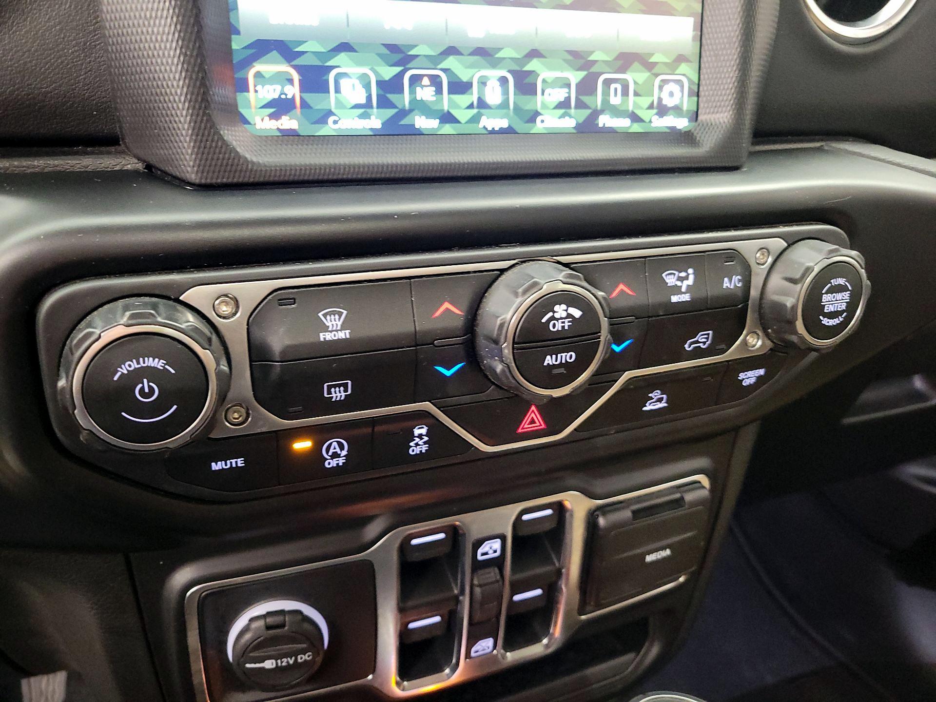 Thumbnail: 2022 Jeep Gladiator - 17