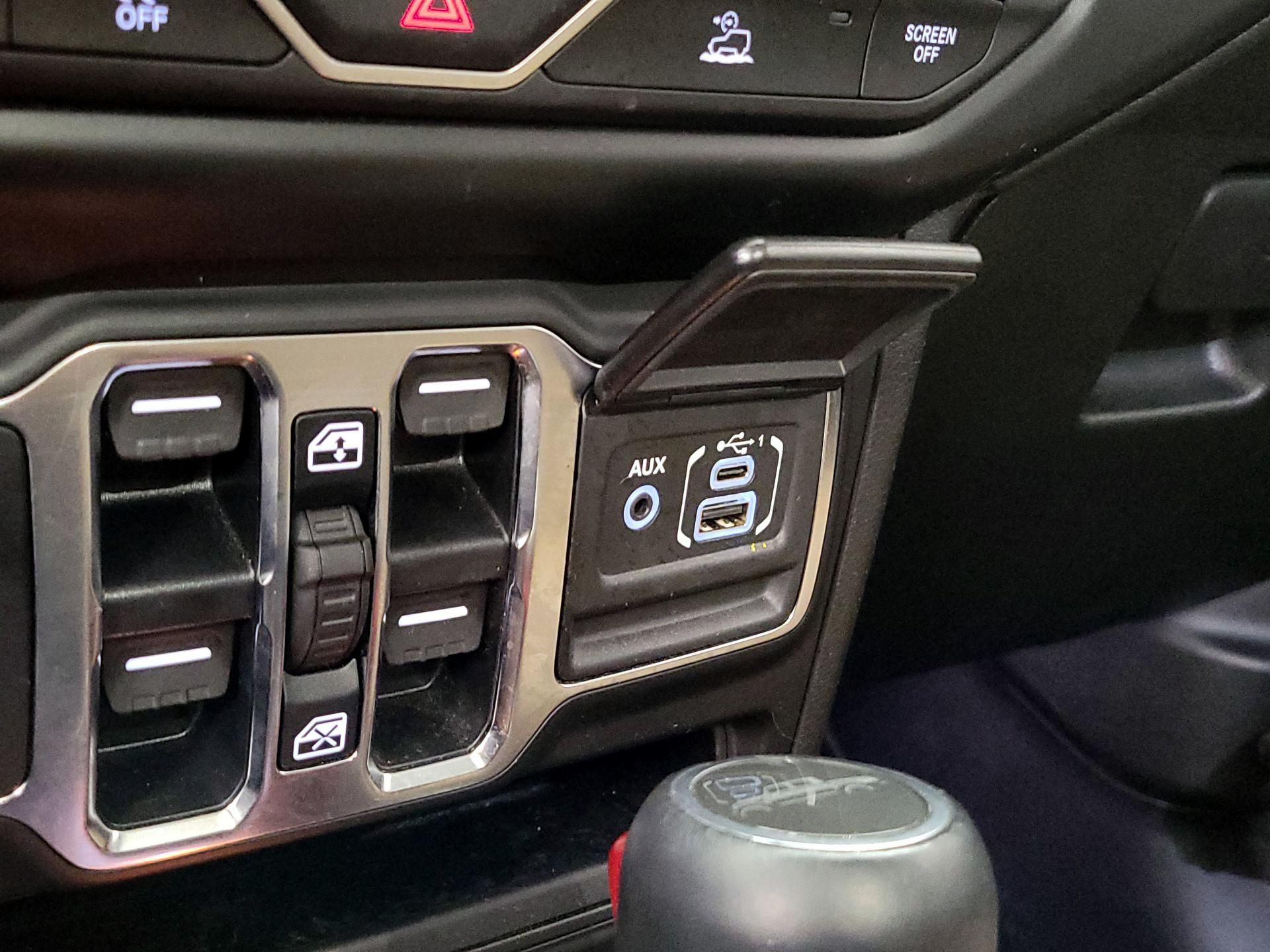 Thumbnail: 2022 Jeep Gladiator - 19