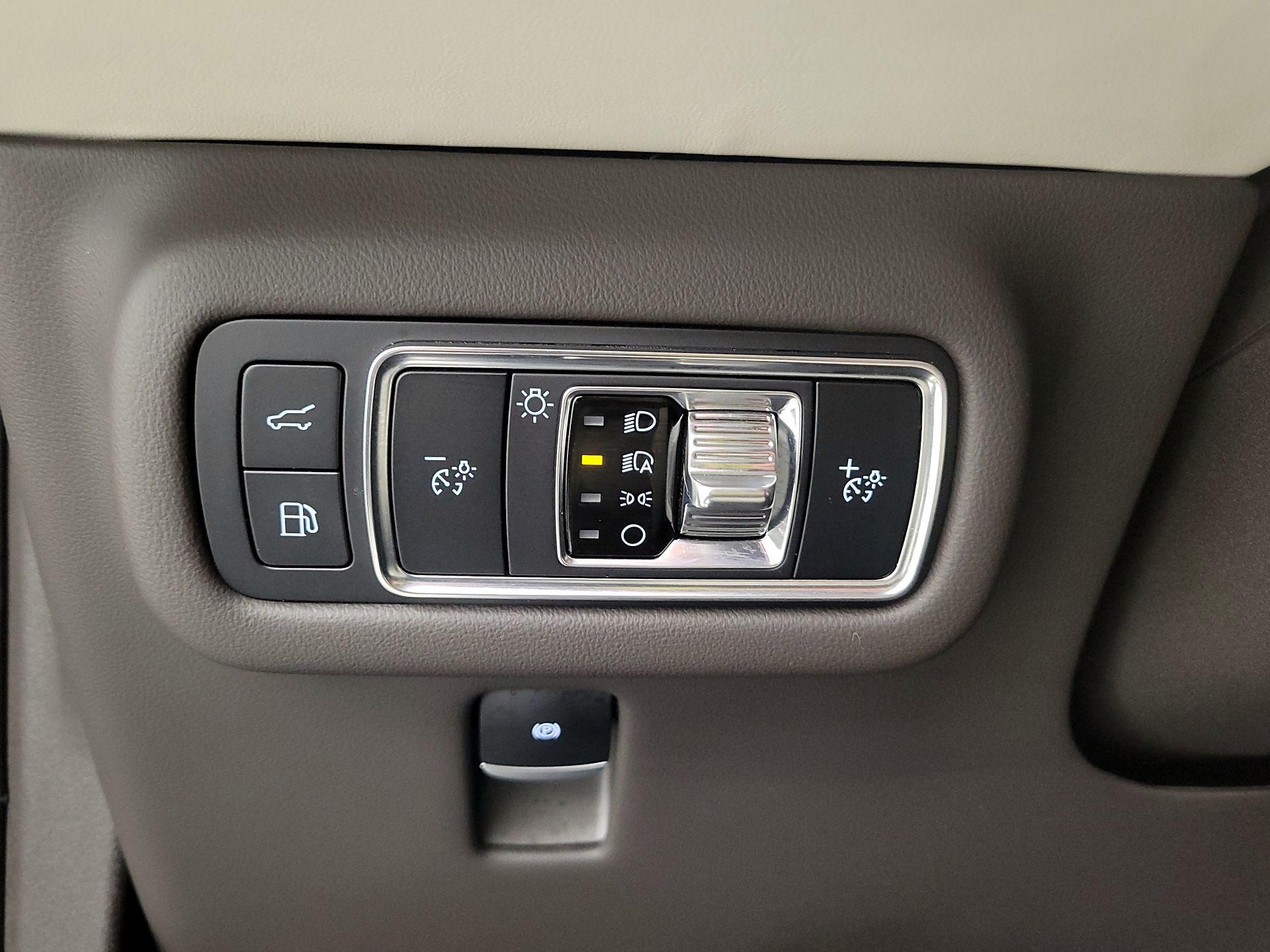 Thumbnail: 2024 Lincoln Nautilus - 13