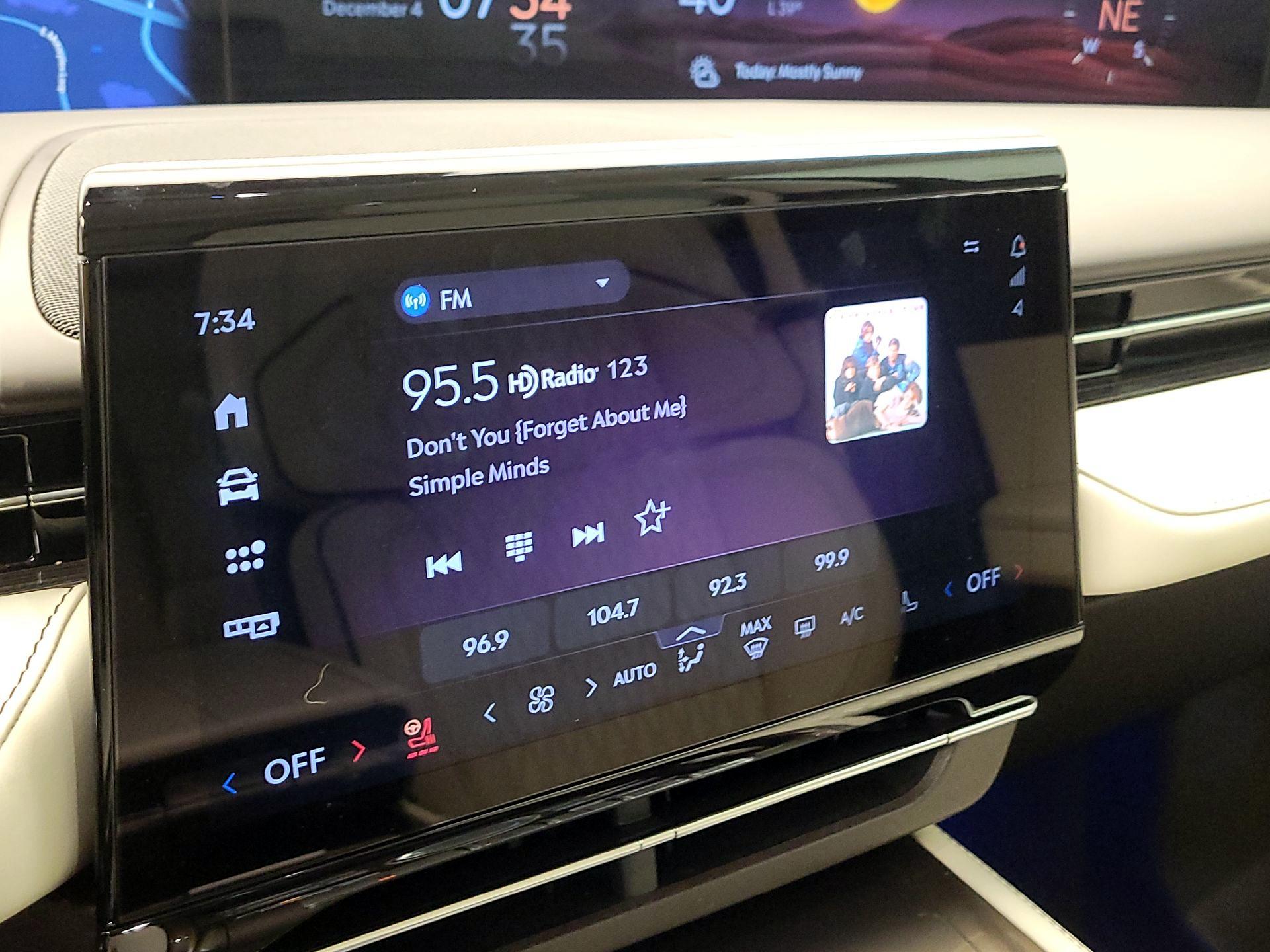 Thumbnail: 2024 Lincoln Nautilus - 16