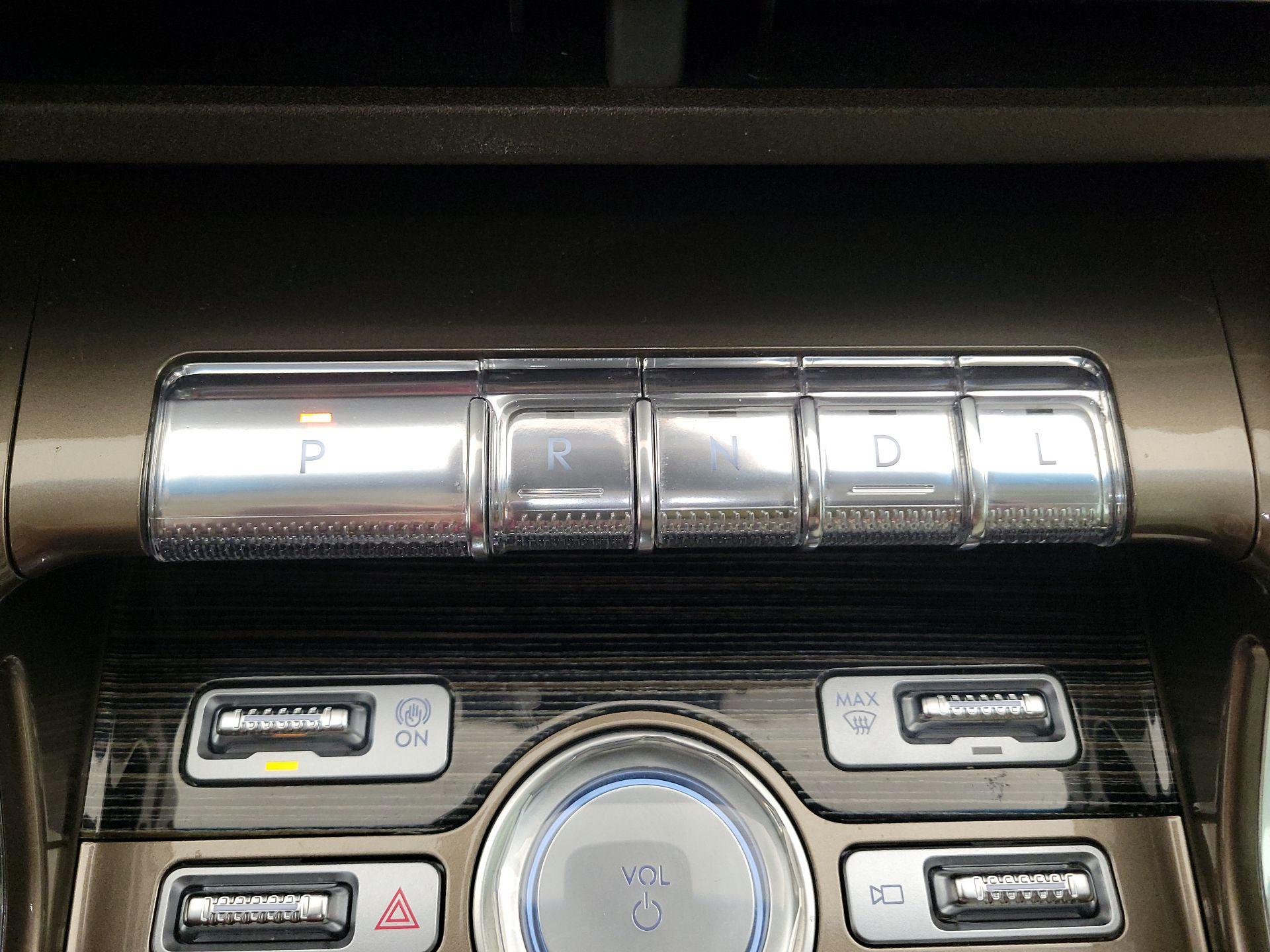 Thumbnail: 2024 Lincoln Nautilus - 18