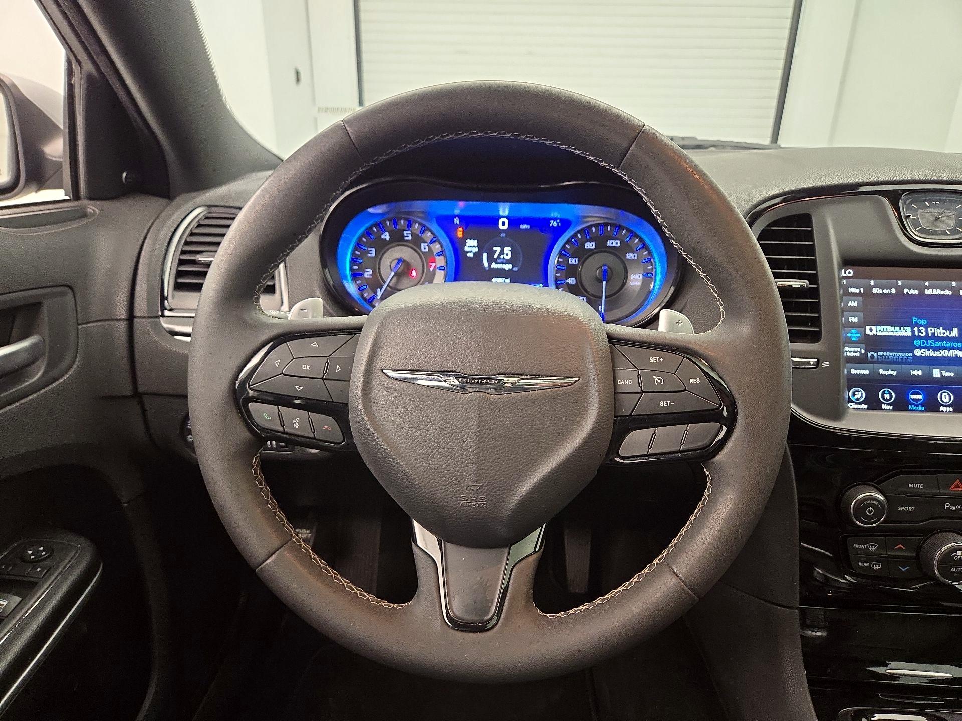 Thumbnail: 2023 Chrysler 300 - 10