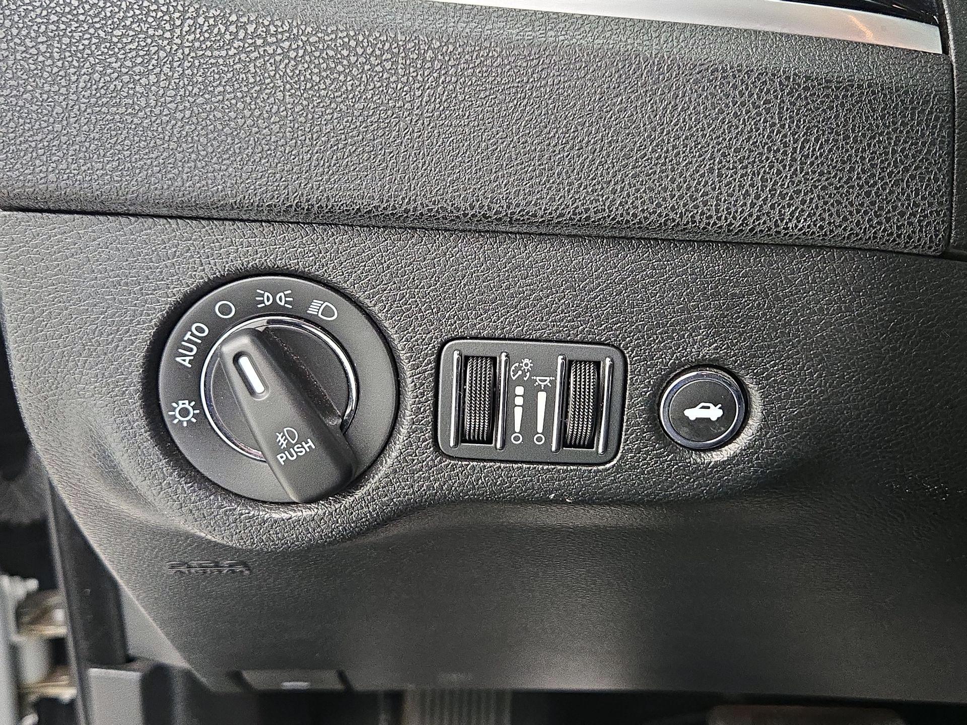 Thumbnail: 2023 Chrysler 300 - 13