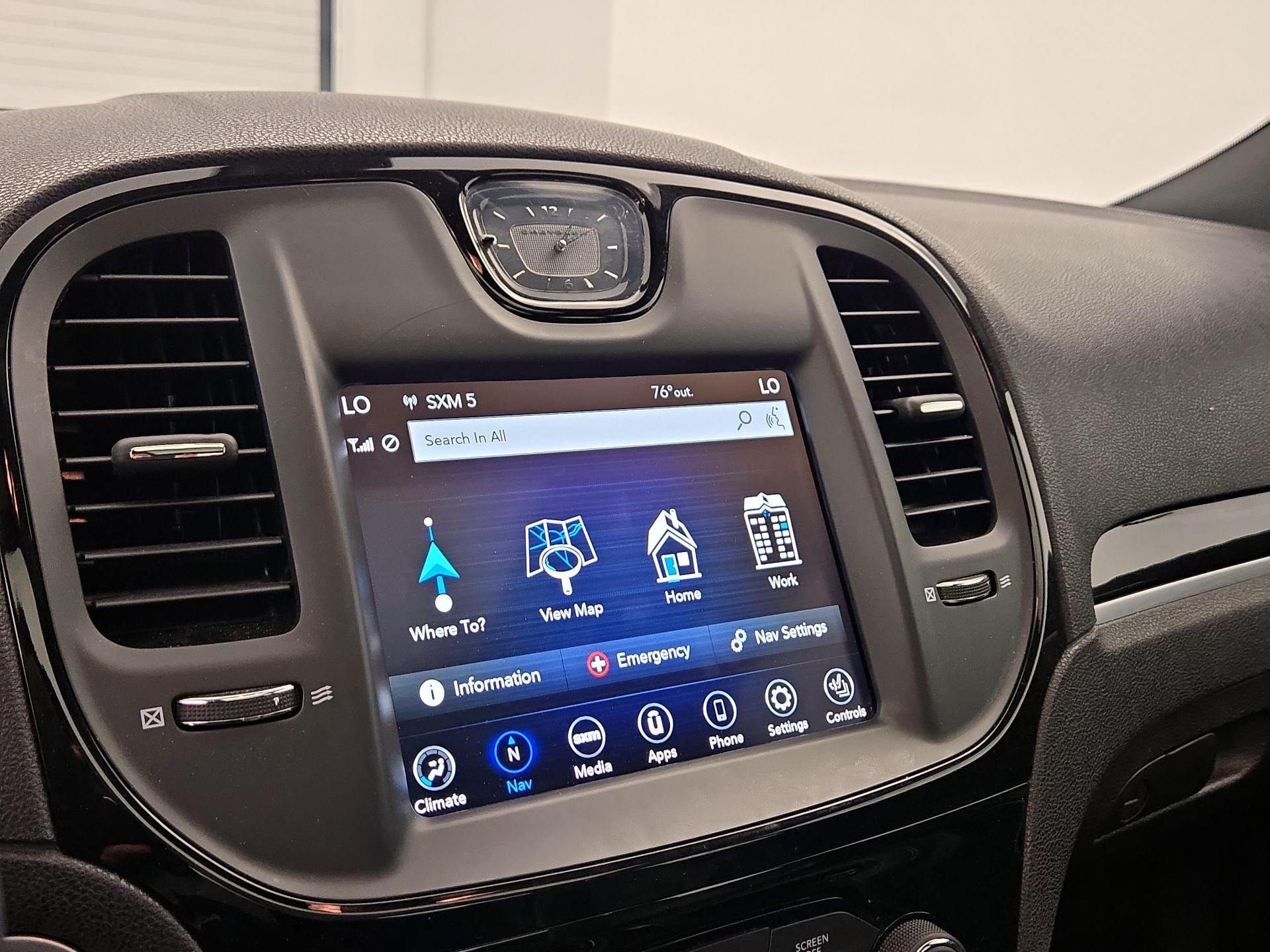 Thumbnail: 2023 Chrysler 300 - 14