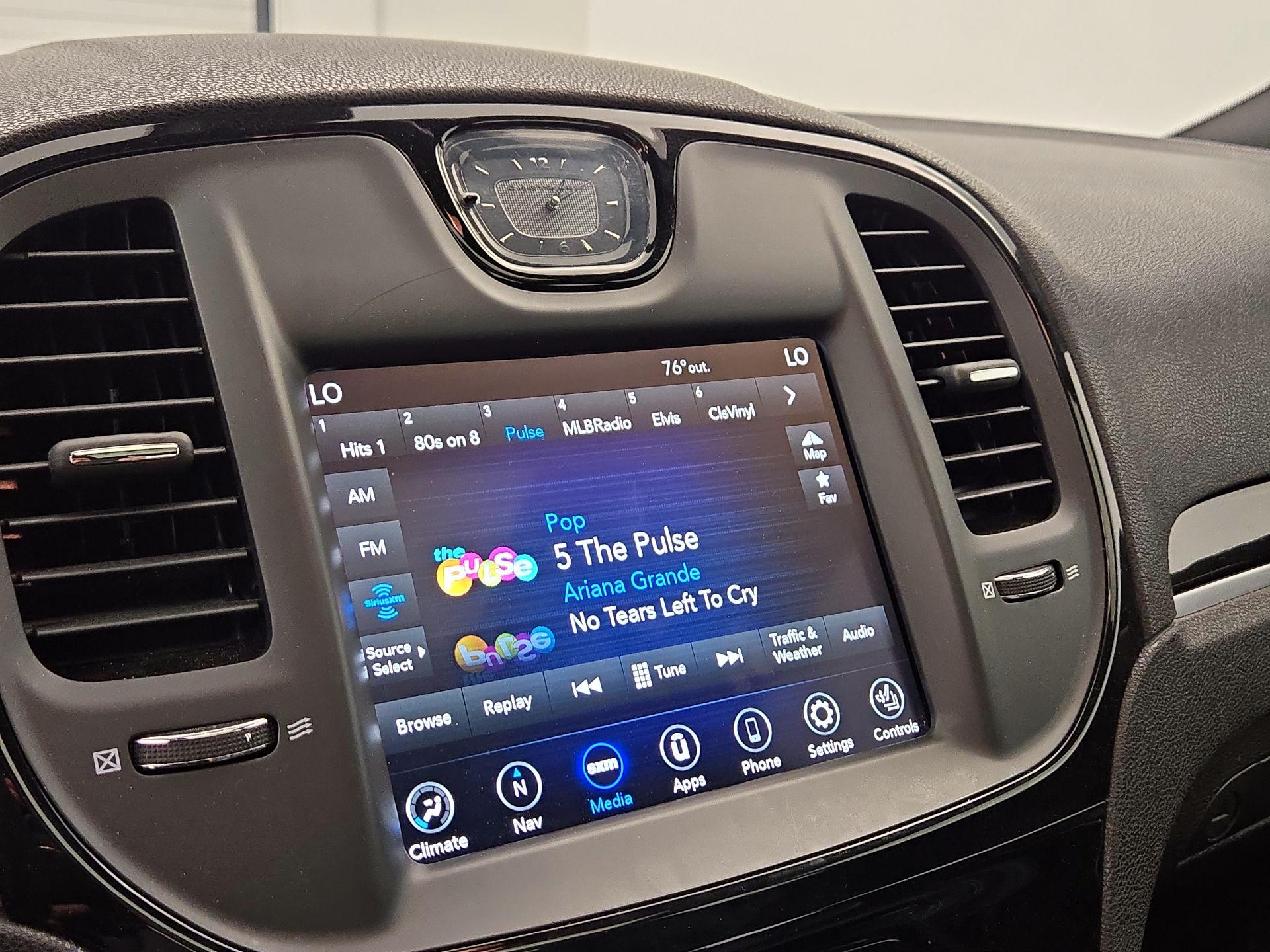 Thumbnail: 2023 Chrysler 300 - 16