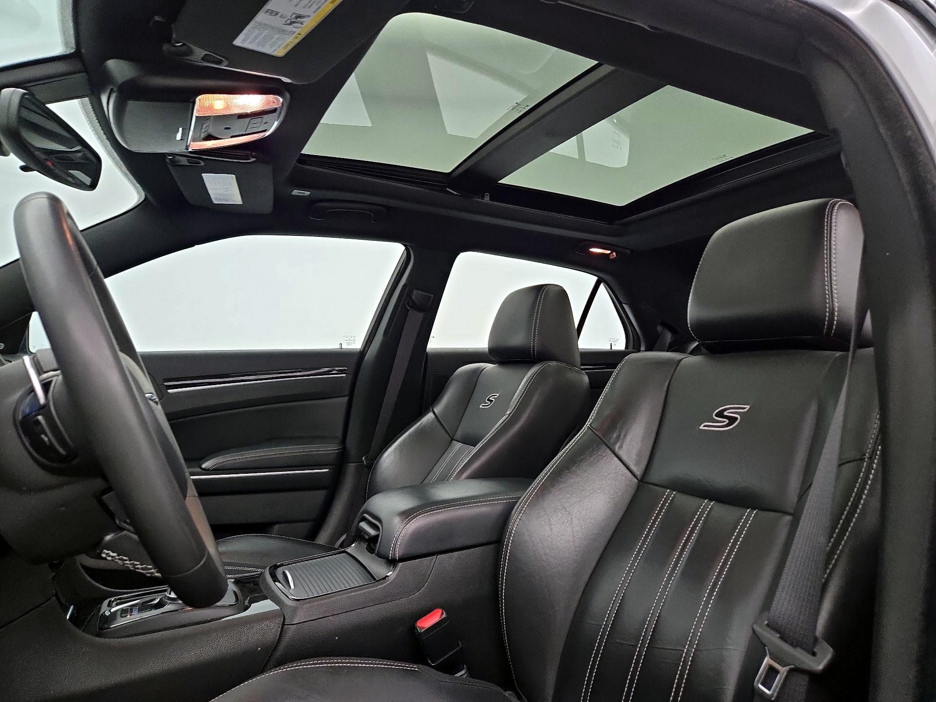 Thumbnail: 2023 Chrysler 300 - 20