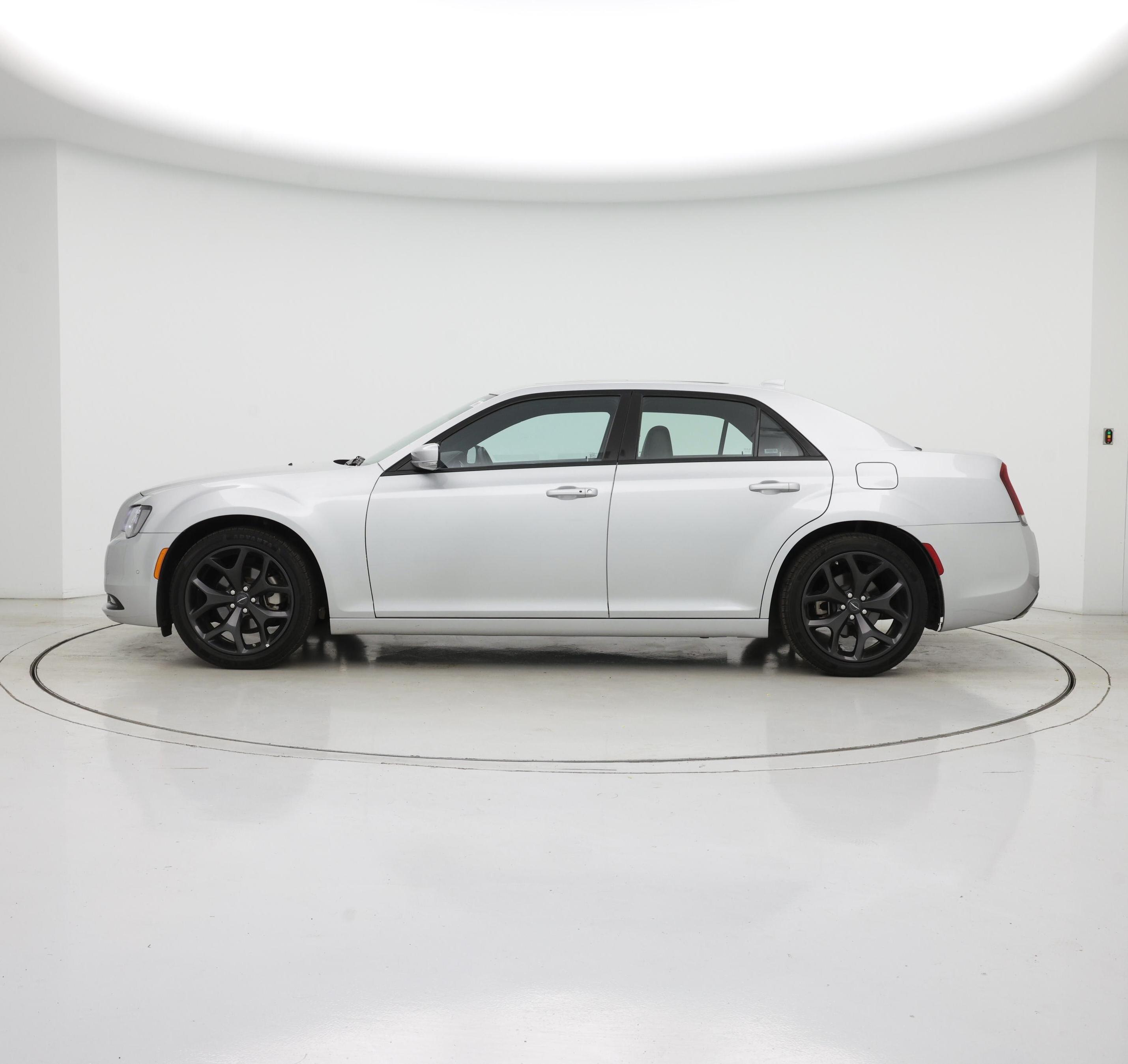 Thumbnail: 2023 Chrysler 300 - 3