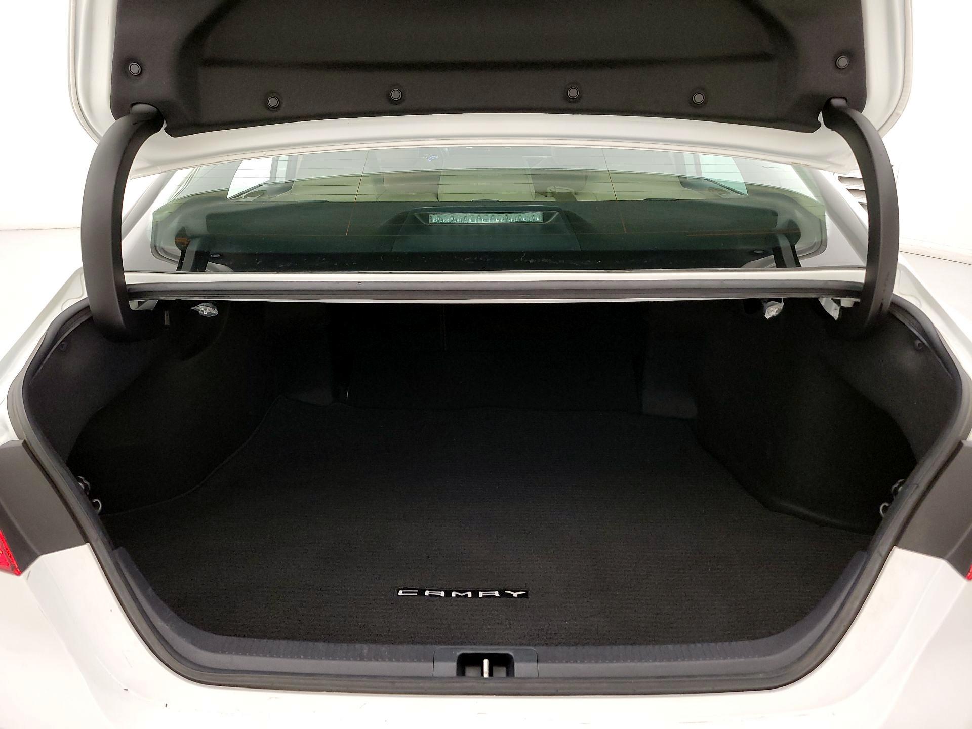 Thumbnail: 2020 Toyota Camry - 20