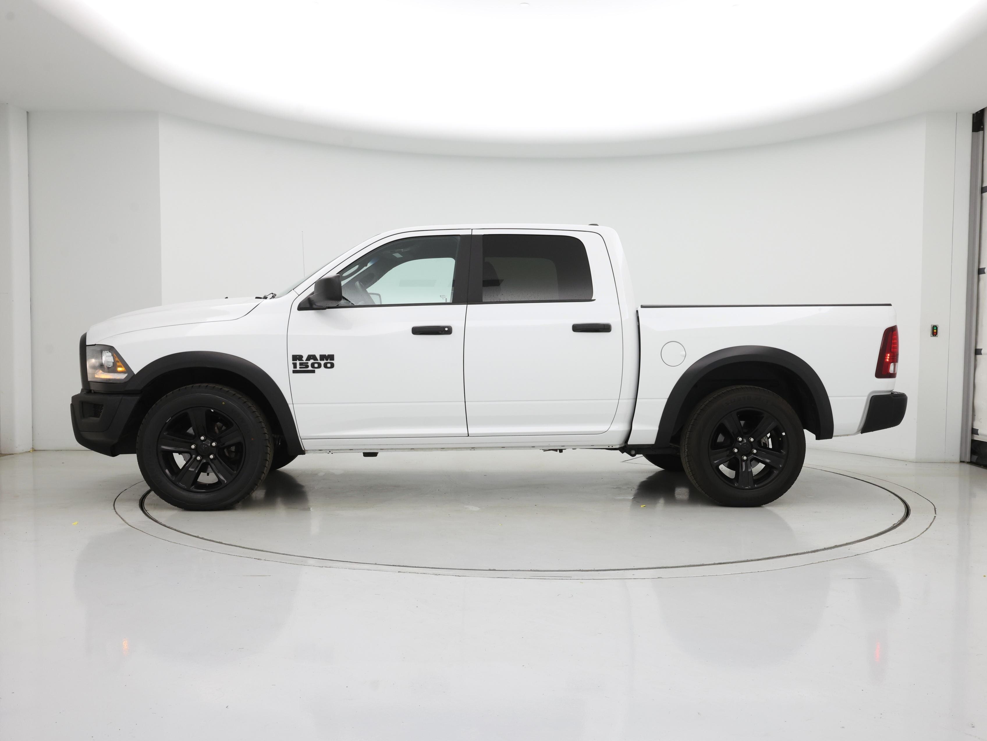 Thumbnail: 2024 RAM 1500 Classic - 3