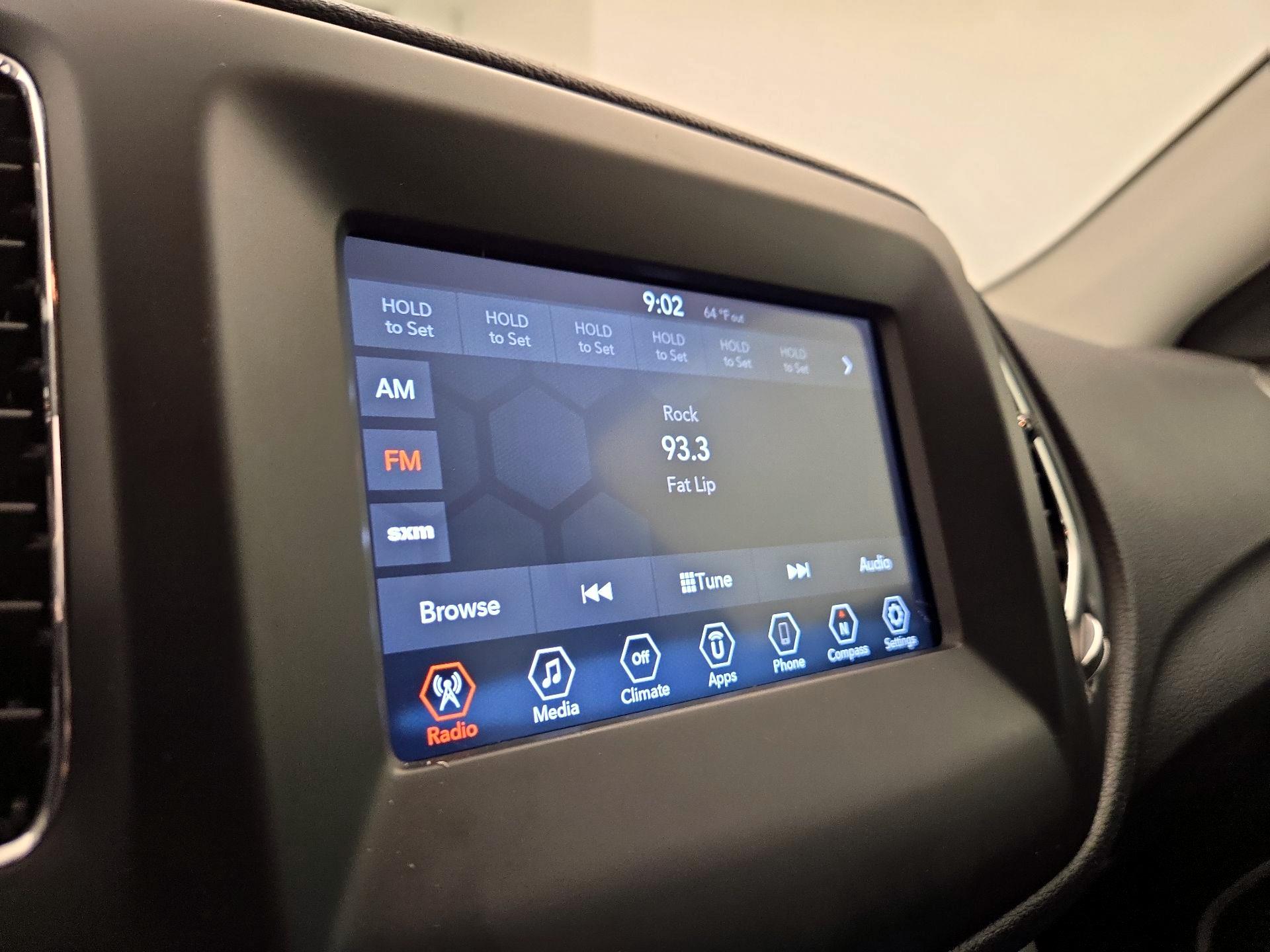 Thumbnail: 2020 Jeep Compass - 15