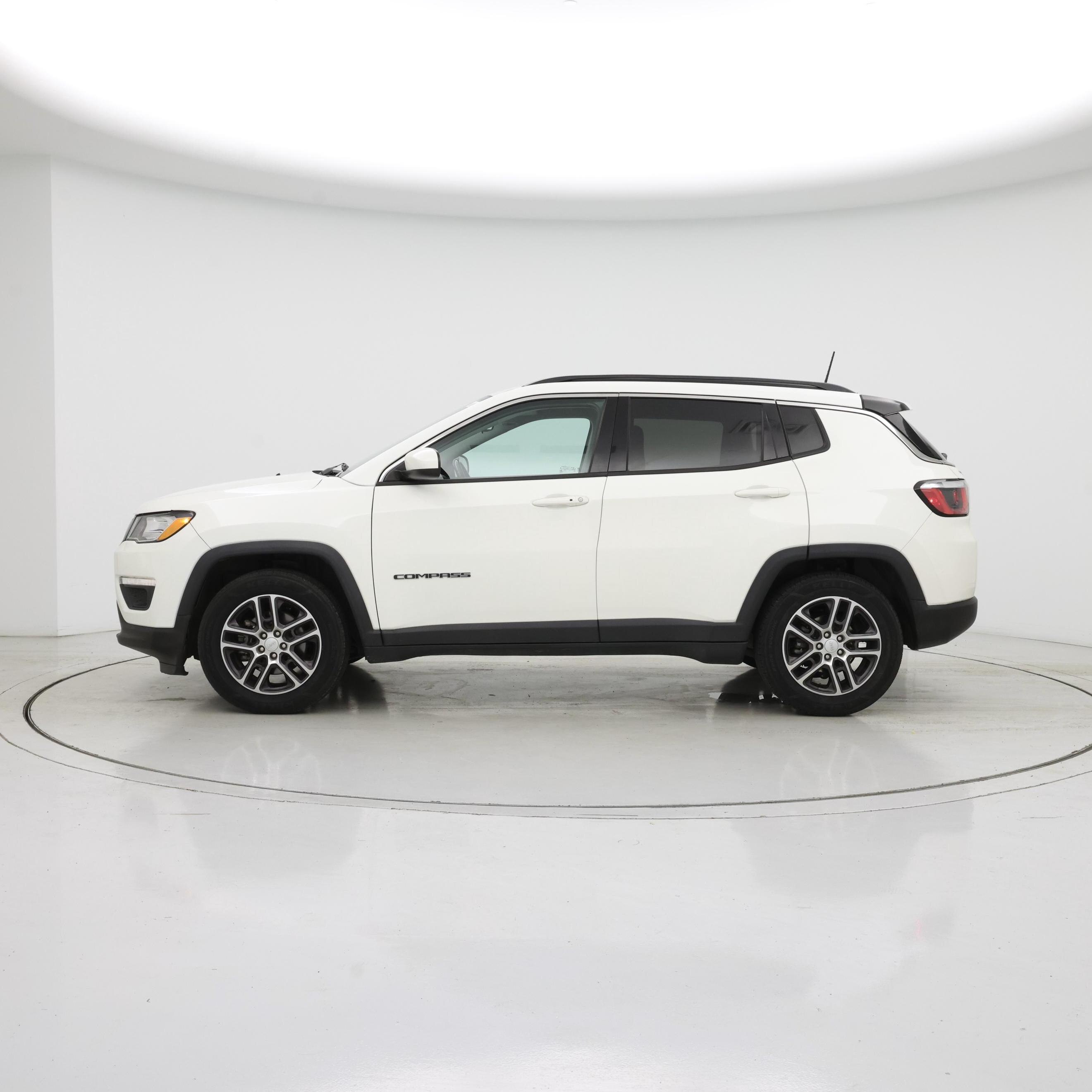 Thumbnail: 2020 Jeep Compass - 3