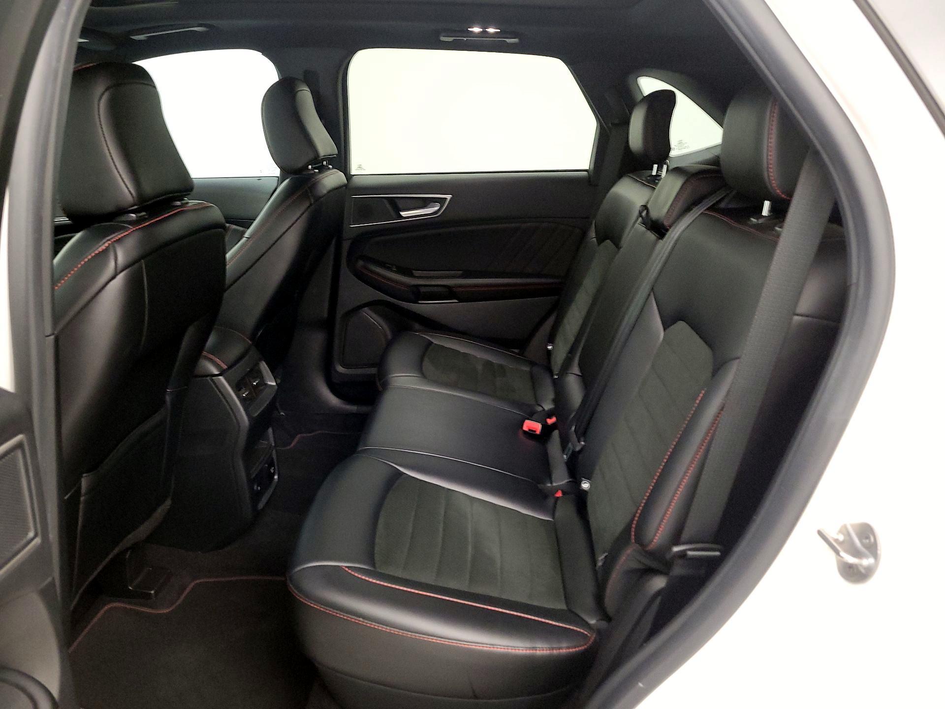 Thumbnail: 2022 Ford Edge - 20