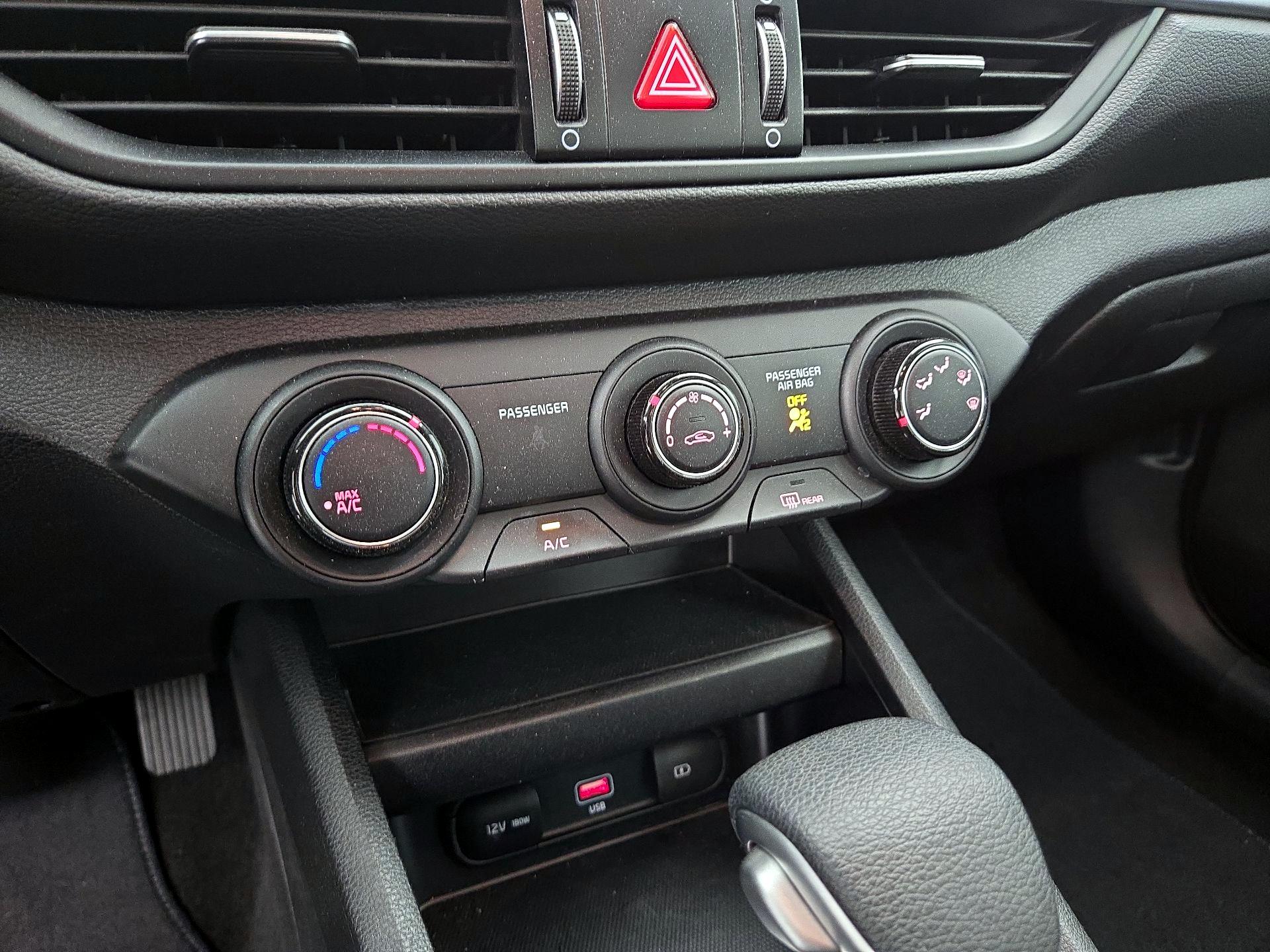 Thumbnail: 2024 Kia Forte - 16