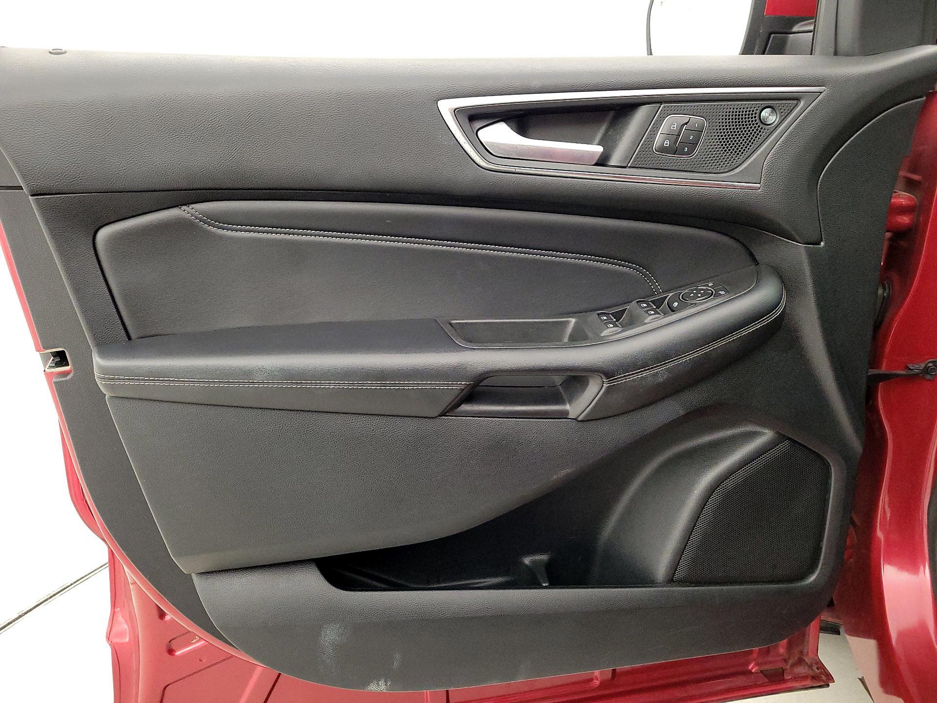 Thumbnail: 2022 Ford Edge - 12