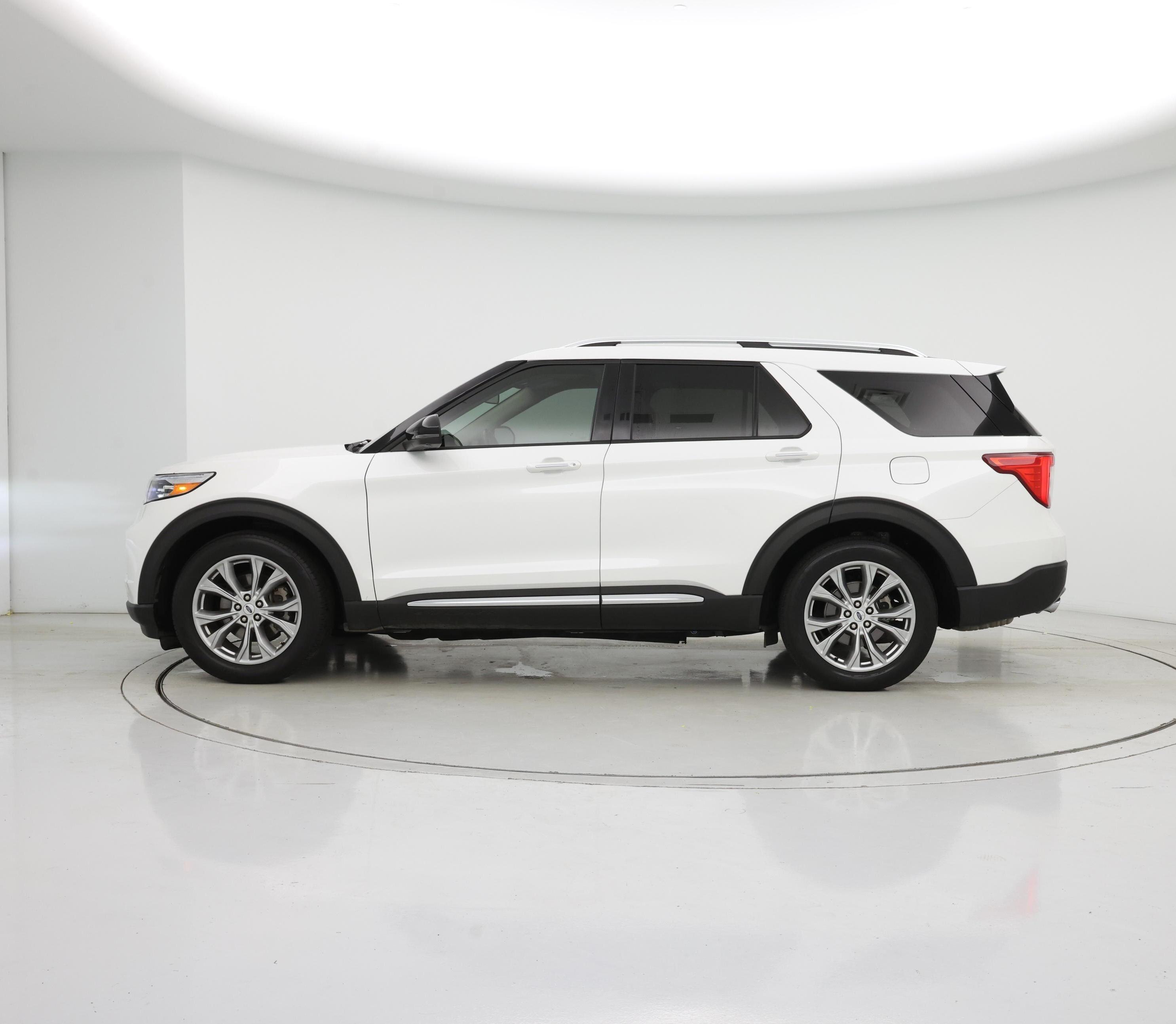 Thumbnail: 2022 Ford Explorer - 3