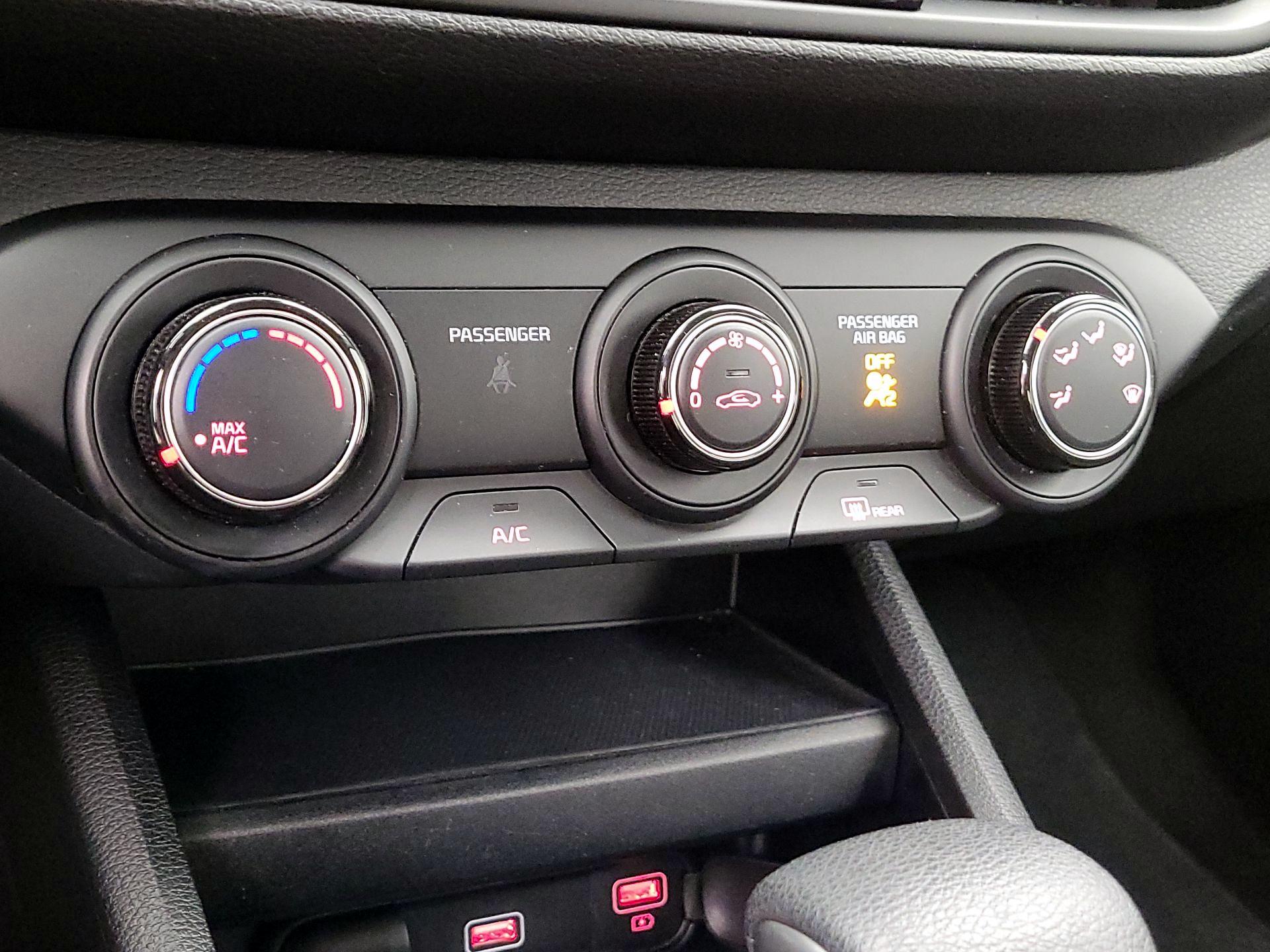 Thumbnail: 2024 Kia Forte - 16