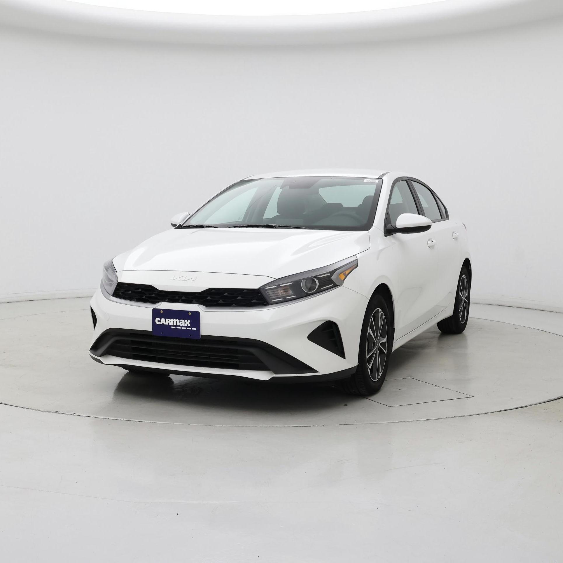 Thumbnail: 2024 Kia Forte - 4