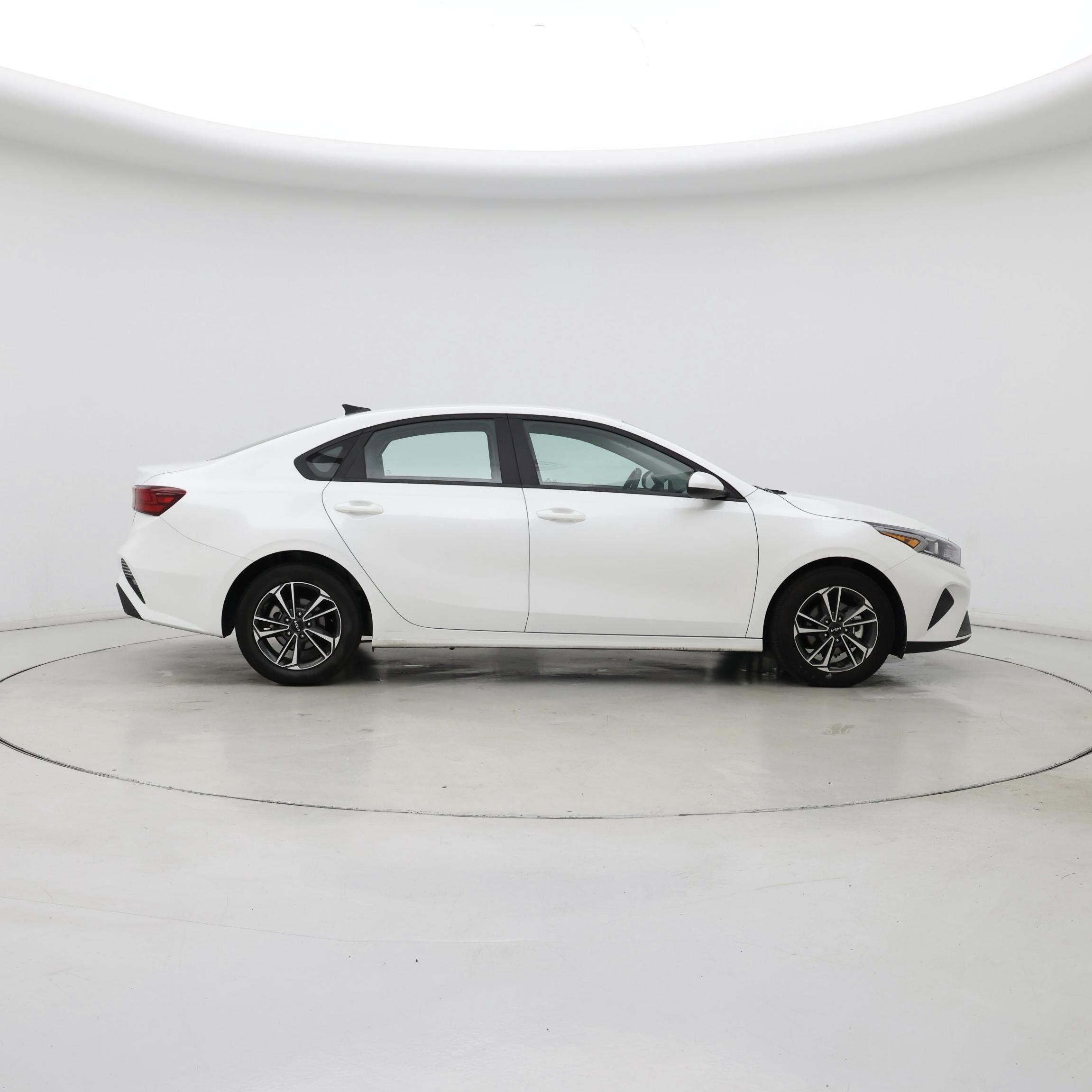 Thumbnail: 2024 Kia Forte - 7