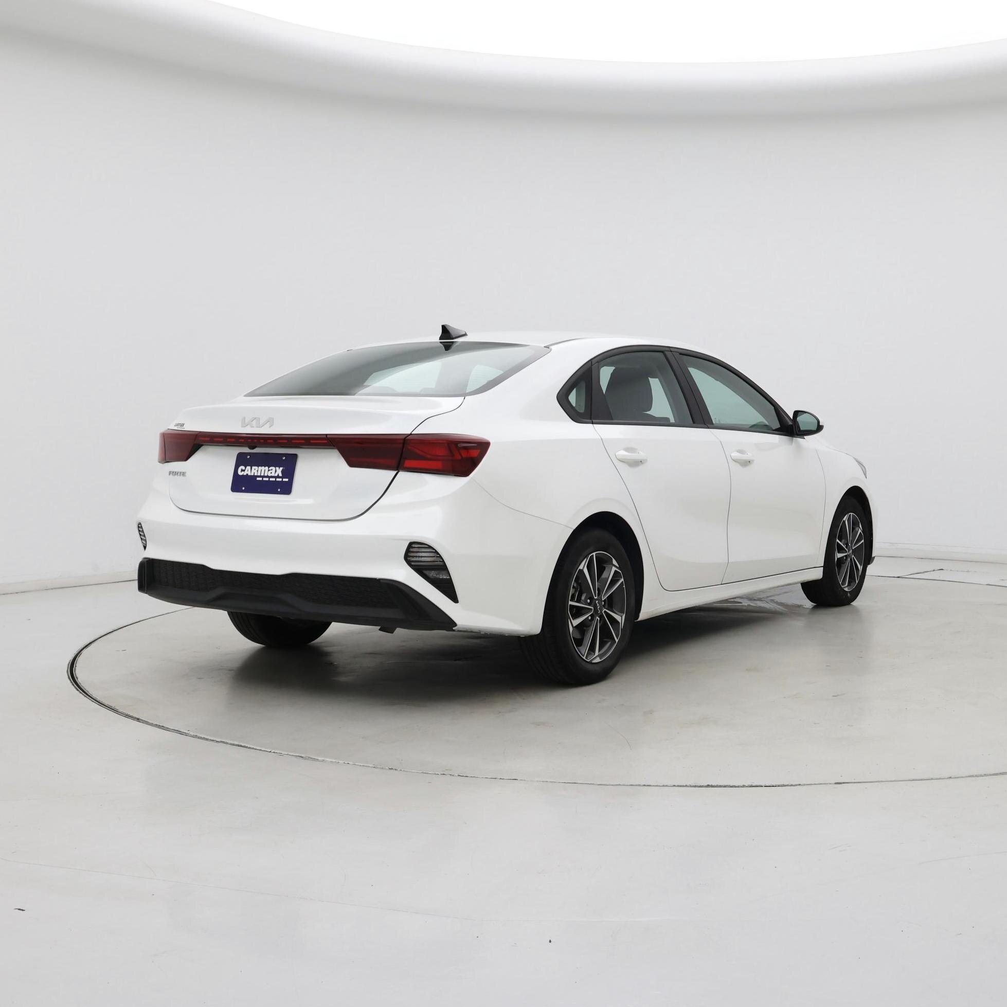 Thumbnail: 2024 Kia Forte - 8