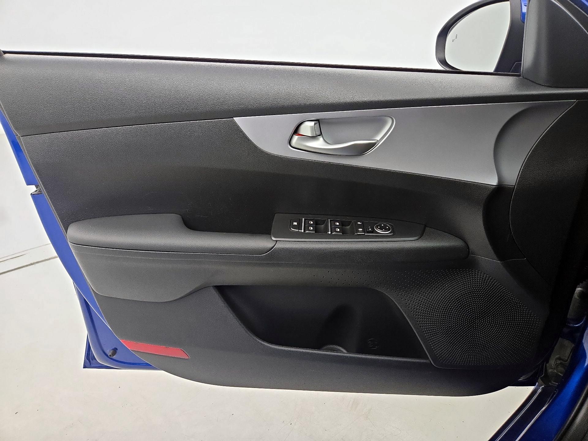 Thumbnail: 2024 Kia Forte - 12