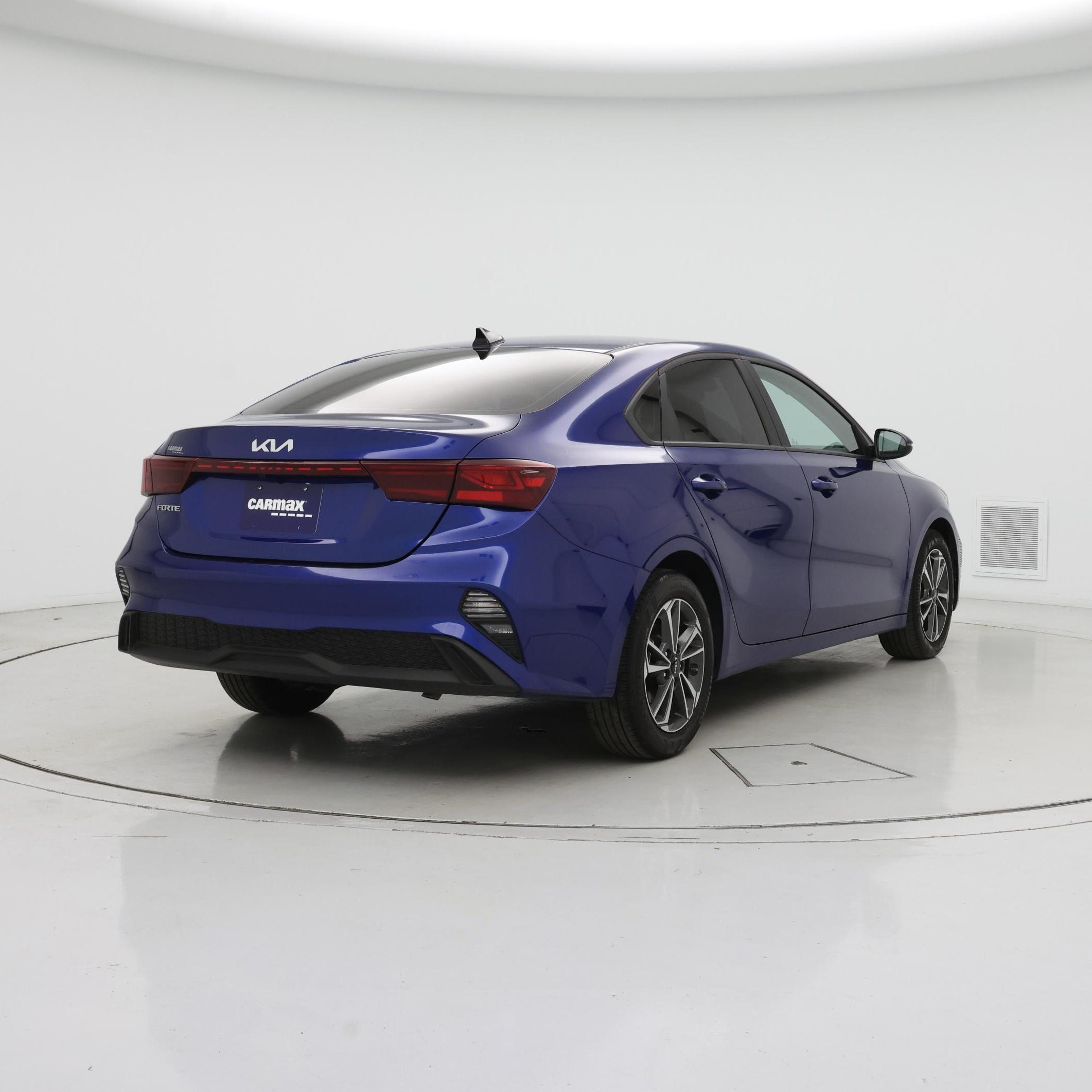 Thumbnail: 2024 Kia Forte - 8