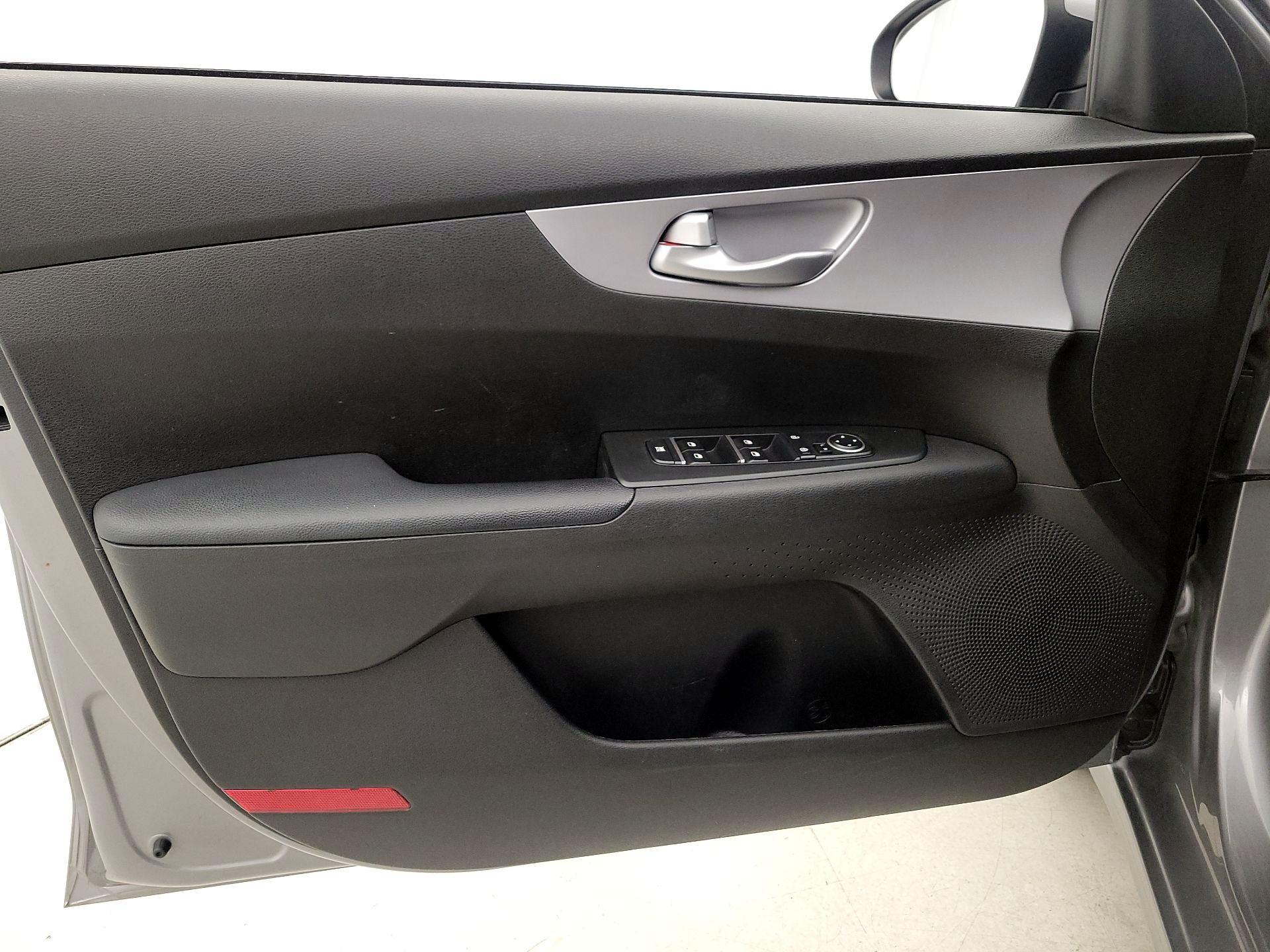 Thumbnail: 2023 Kia Forte - 12