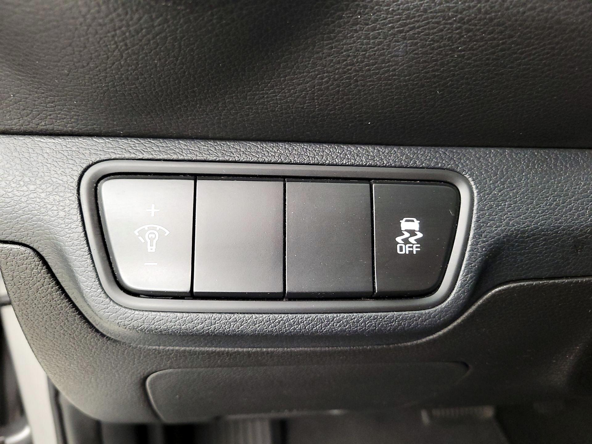 Thumbnail: 2023 Kia Forte - 13