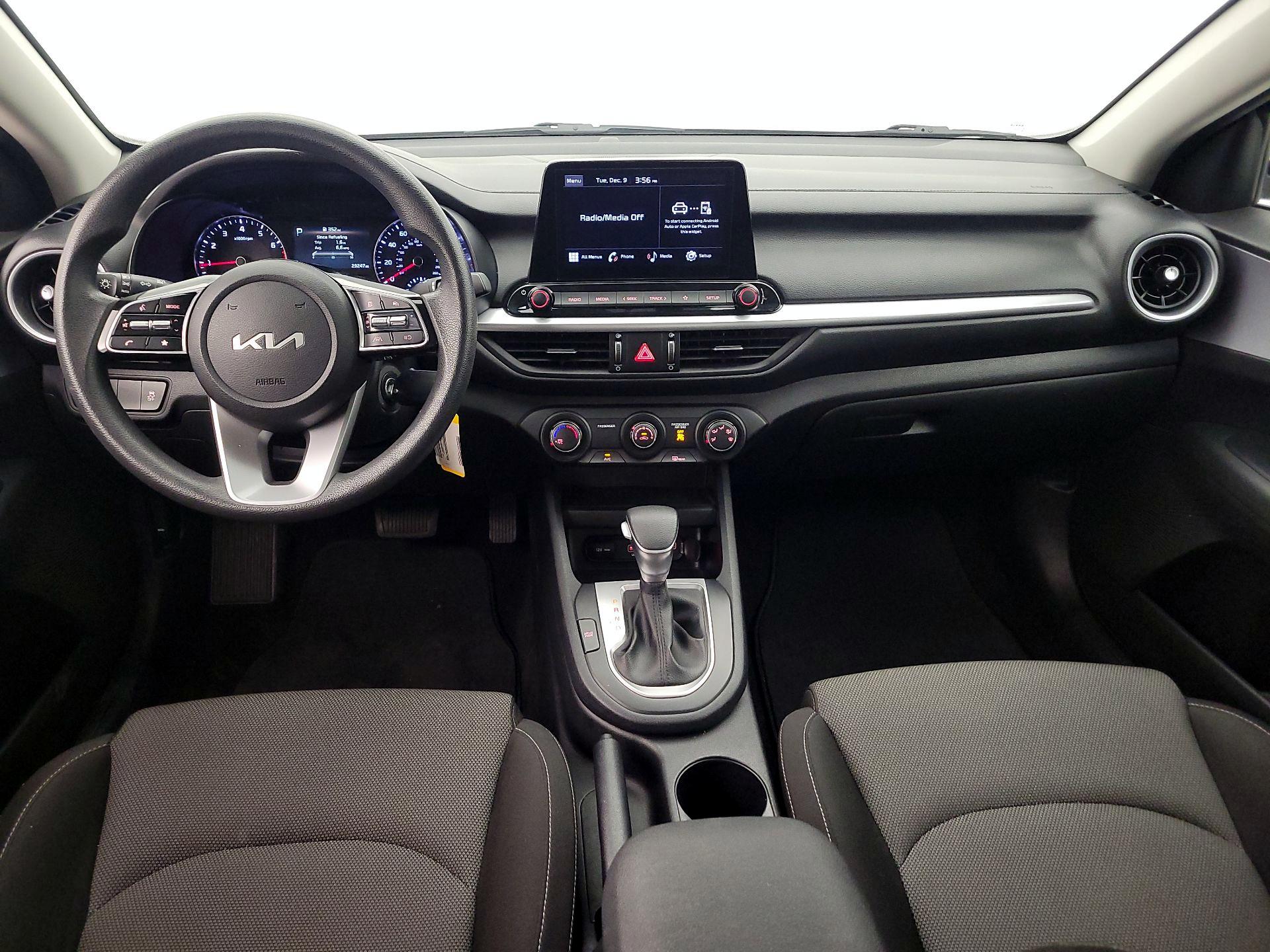 Thumbnail: 2024 Kia Forte - 9