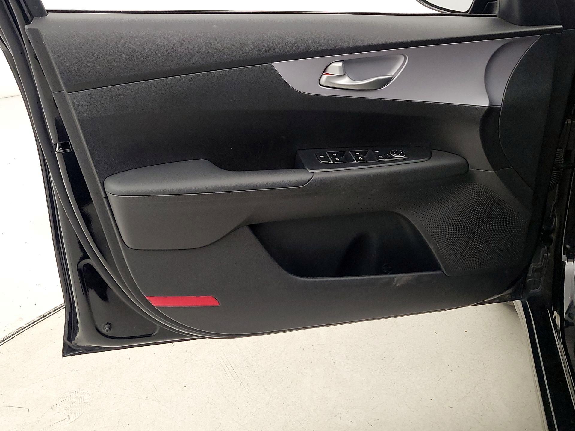 Thumbnail: 2024 Kia Forte - 12