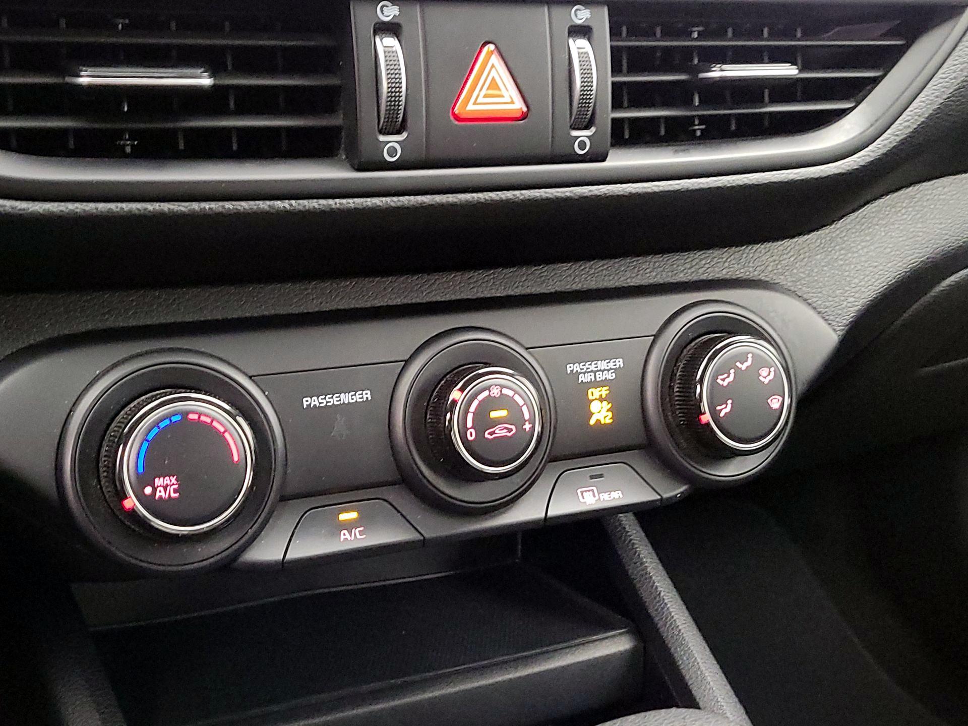 Thumbnail: 2024 Kia Forte - 16