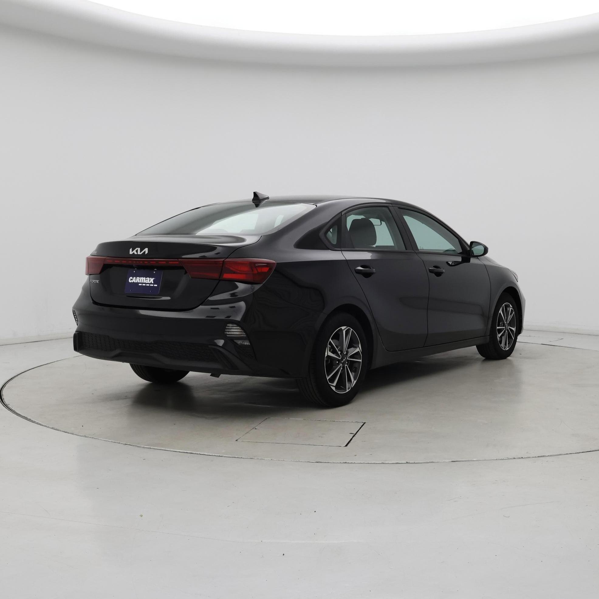 Thumbnail: 2024 Kia Forte - 8