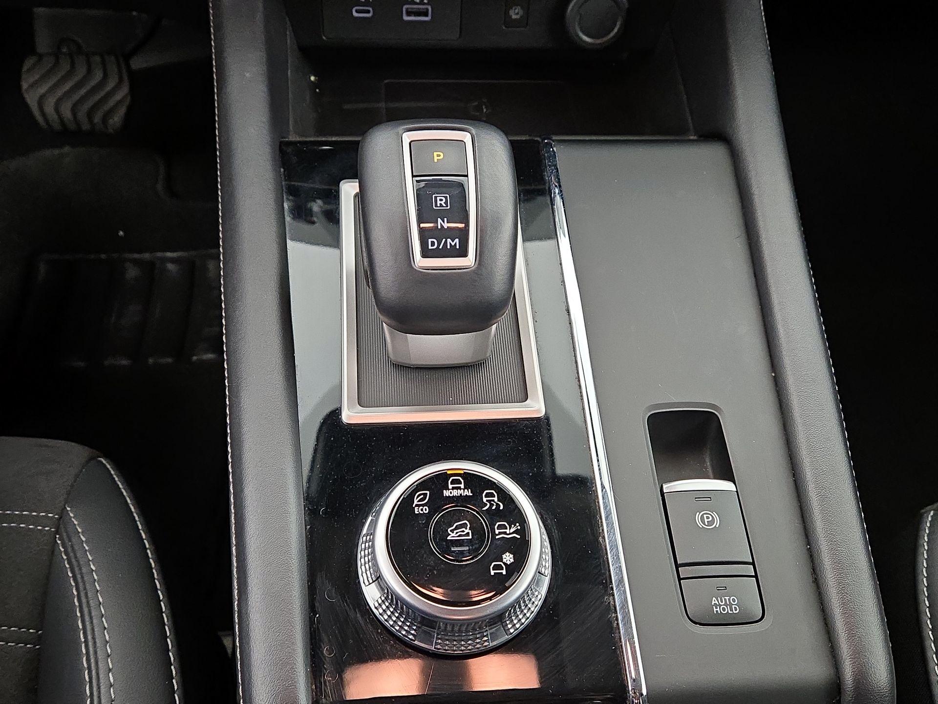 Thumbnail: 2024 Mitsubishi Outlander - 18