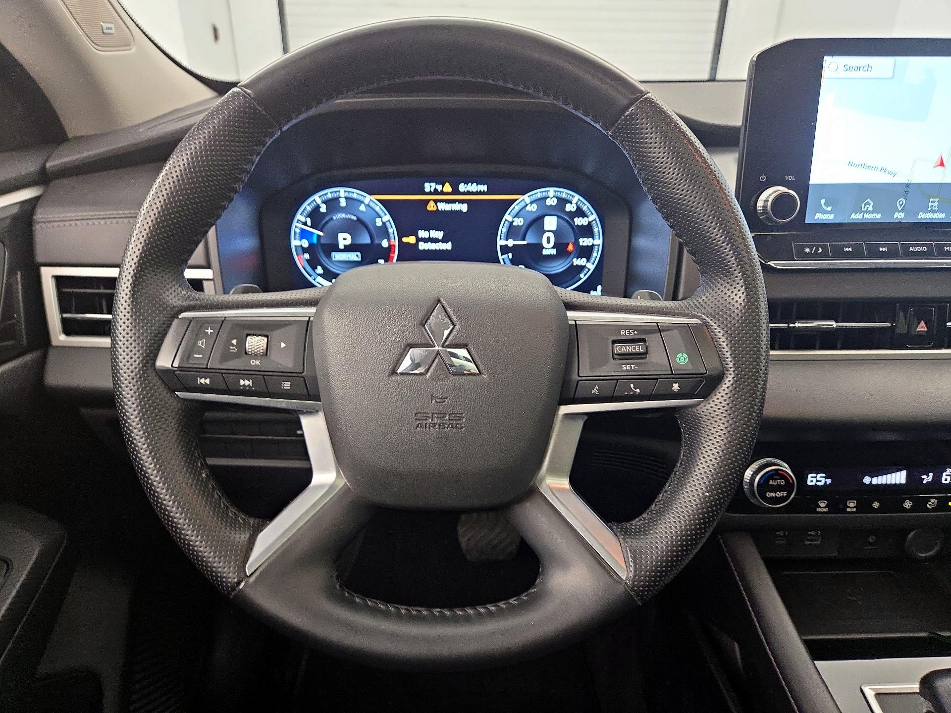 Thumbnail: 2024 Mitsubishi Outlander - 10