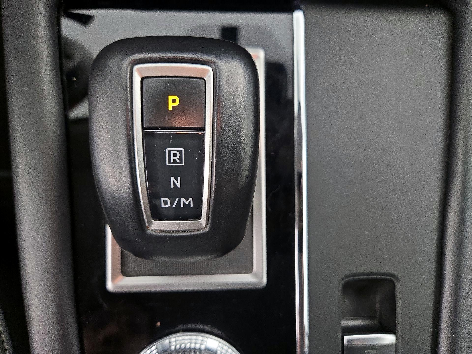 Thumbnail: 2024 Mitsubishi Outlander - 18