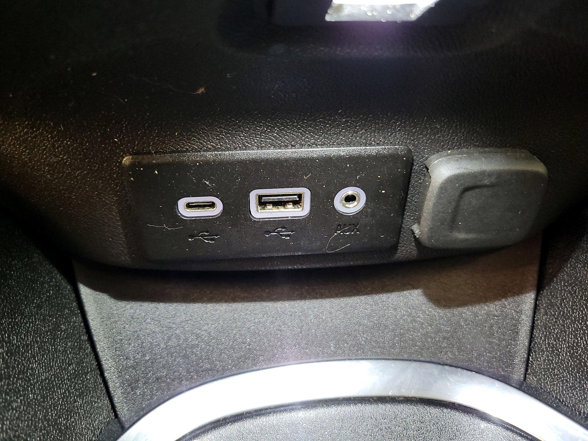 Thumbnail: 2023 Chevrolet Malibu - 18