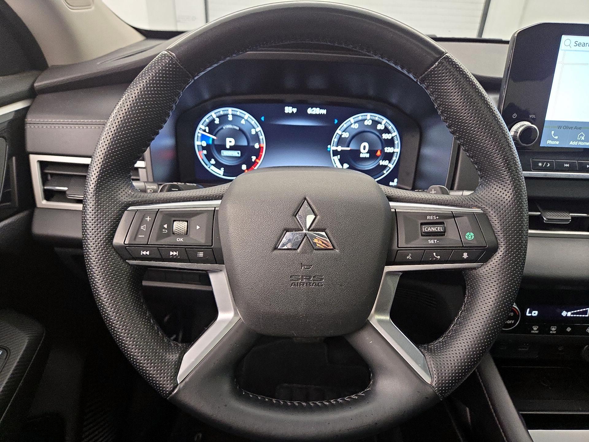 Thumbnail: 2024 Mitsubishi Outlander - 10