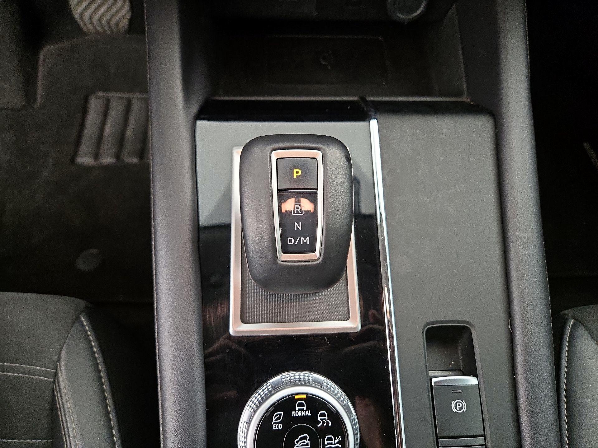 Thumbnail: 2024 Mitsubishi Outlander - 18