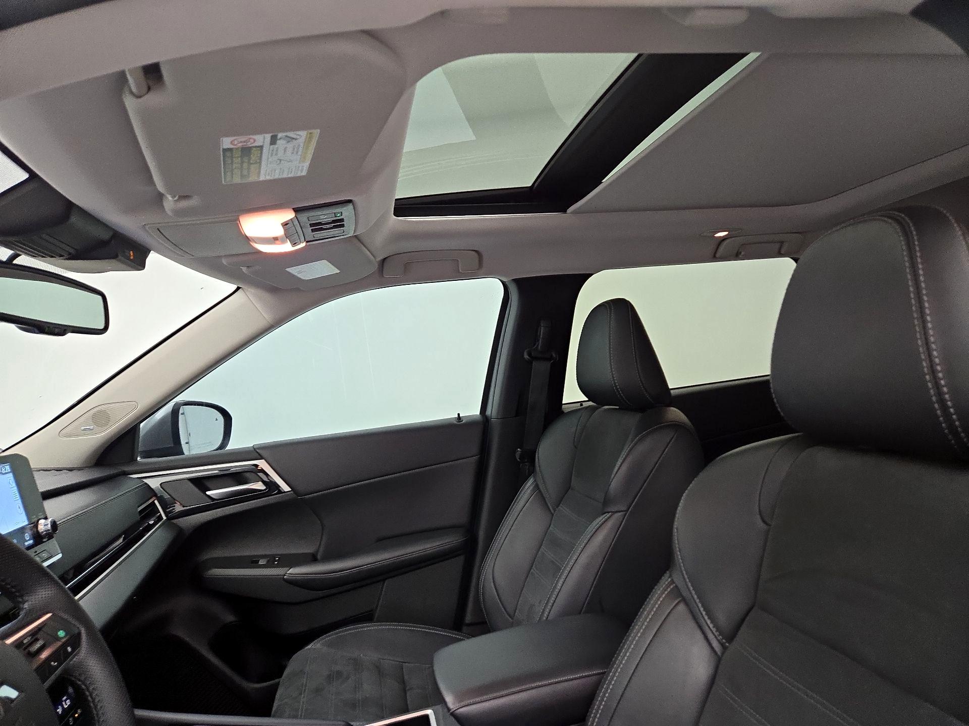 Thumbnail: 2024 Mitsubishi Outlander - 20