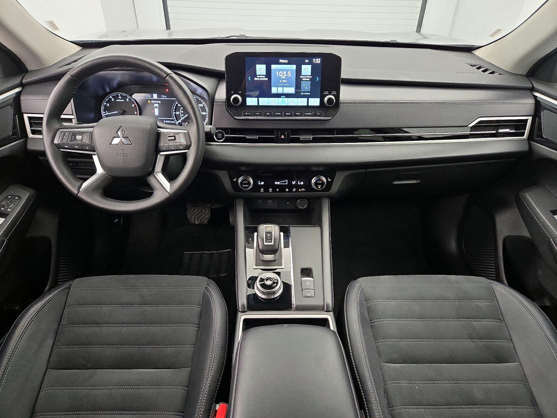 Thumbnail: 2024 Mitsubishi Outlander - 9