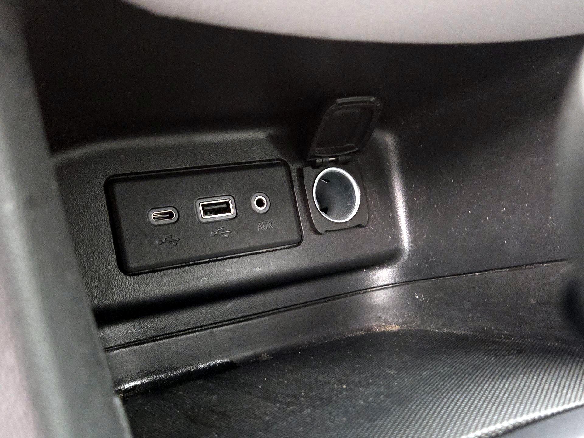 Thumbnail: 2023 Chevrolet Equinox - 18