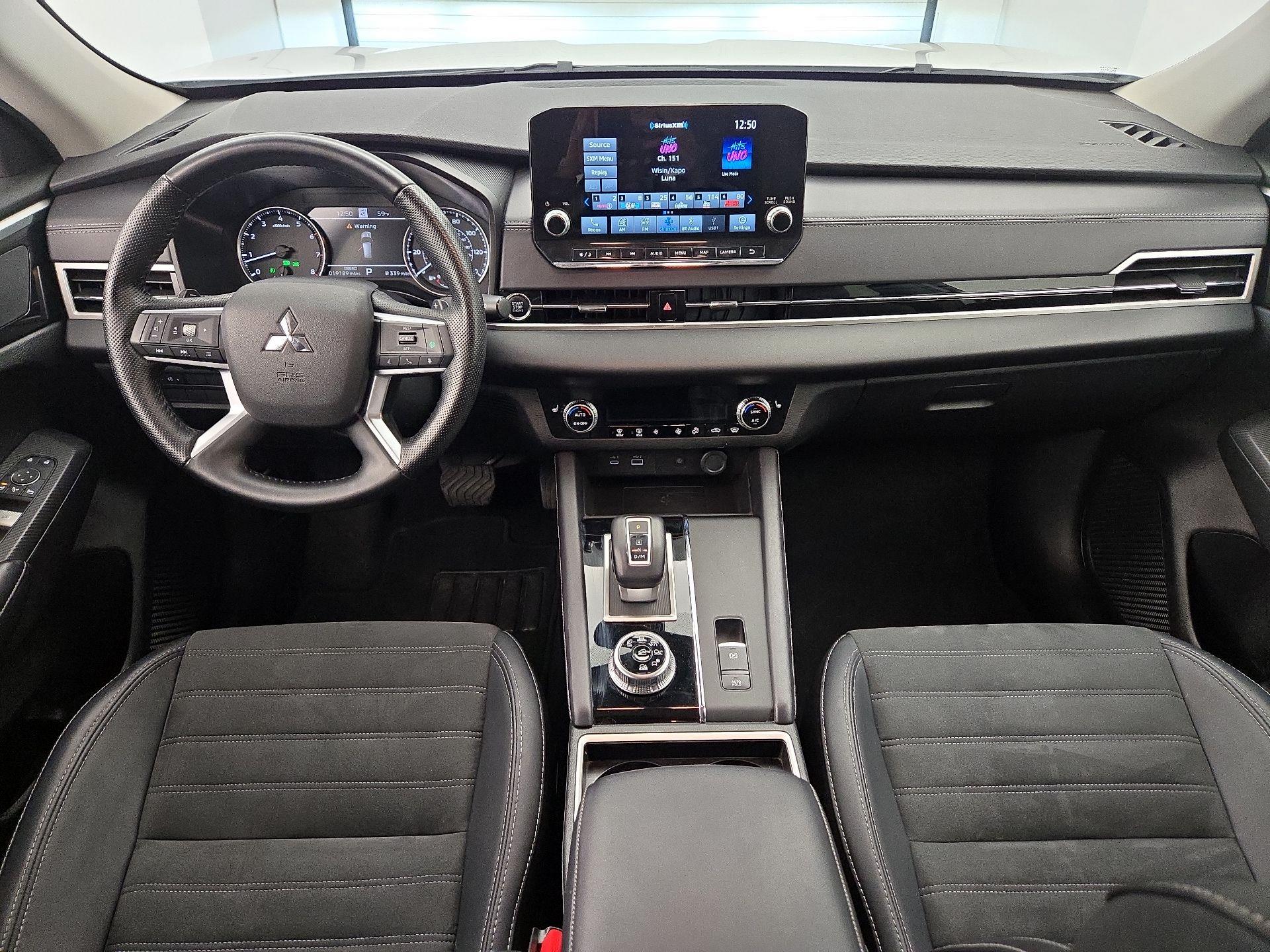 Thumbnail: 2024 Mitsubishi Outlander - 9