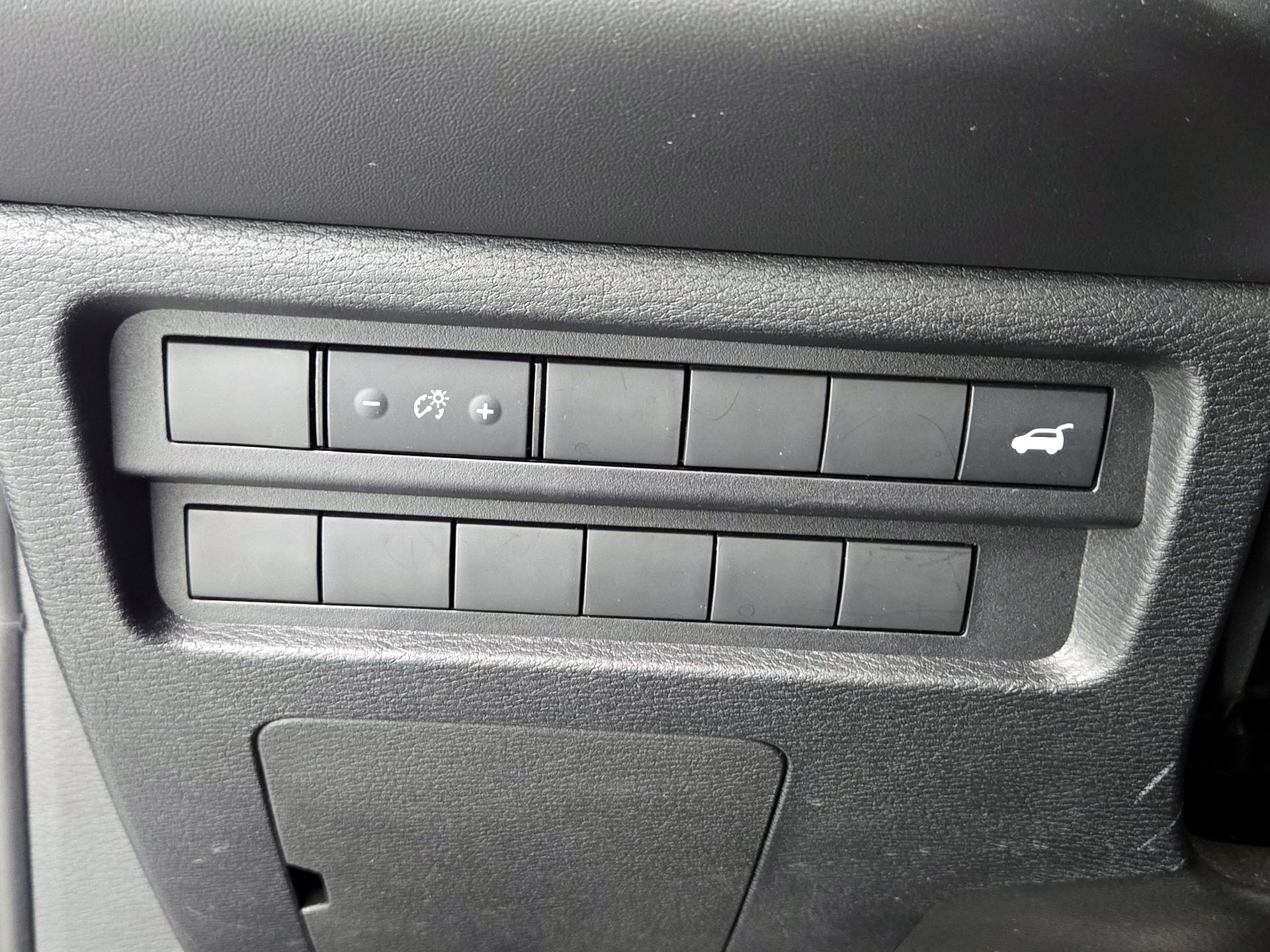 Thumbnail: 2024 Mitsubishi Outlander - 13