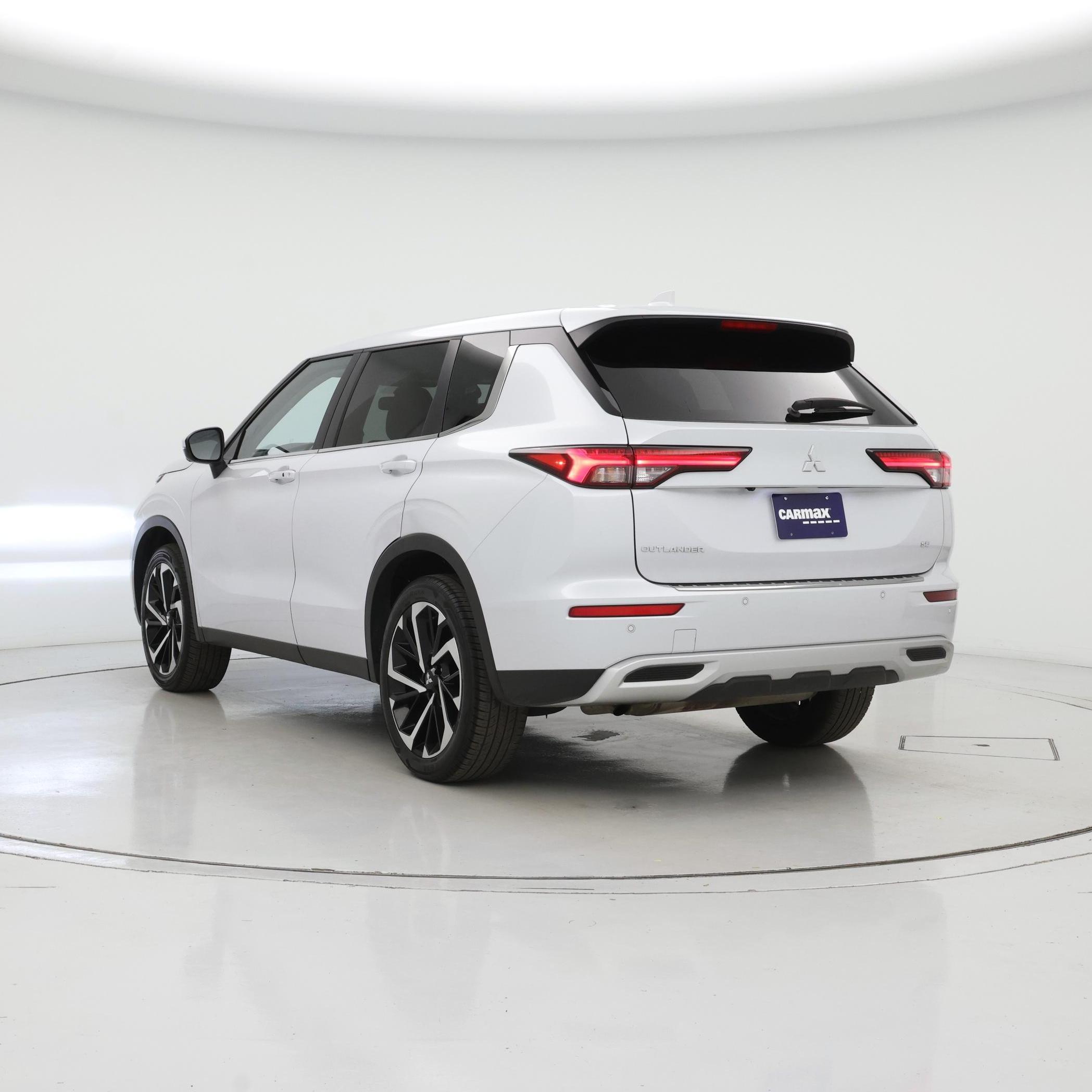 Thumbnail: 2024 Mitsubishi Outlander - 2