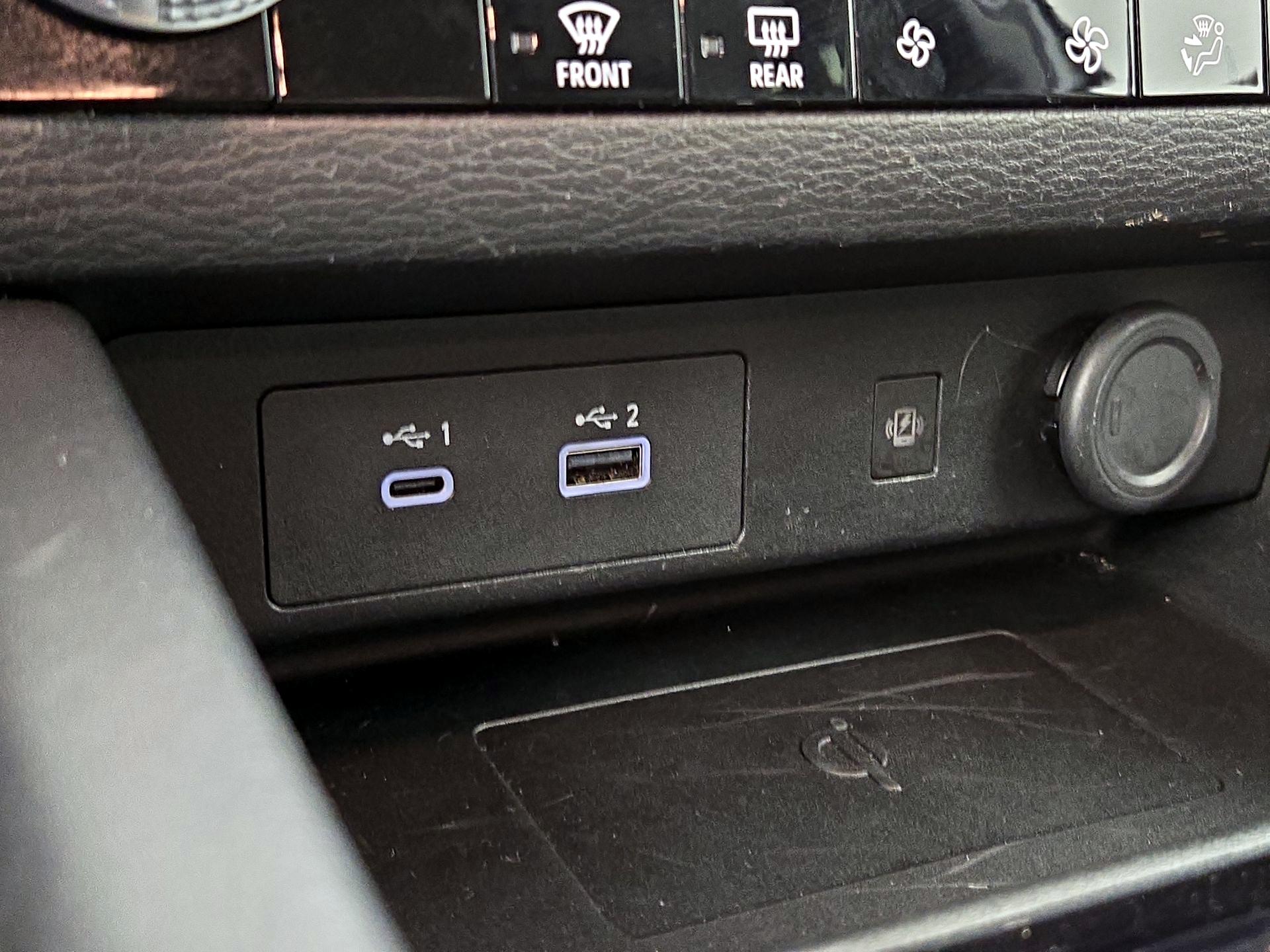 Thumbnail: 2024 Mitsubishi Outlander - 19