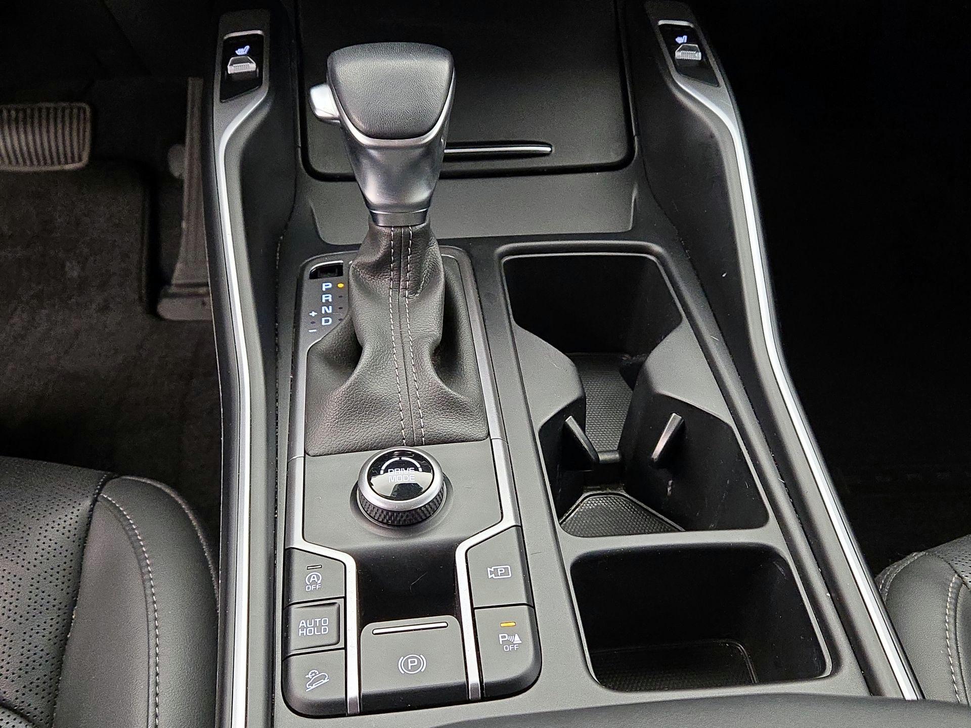 Thumbnail: 2023 Kia Sorento - 18