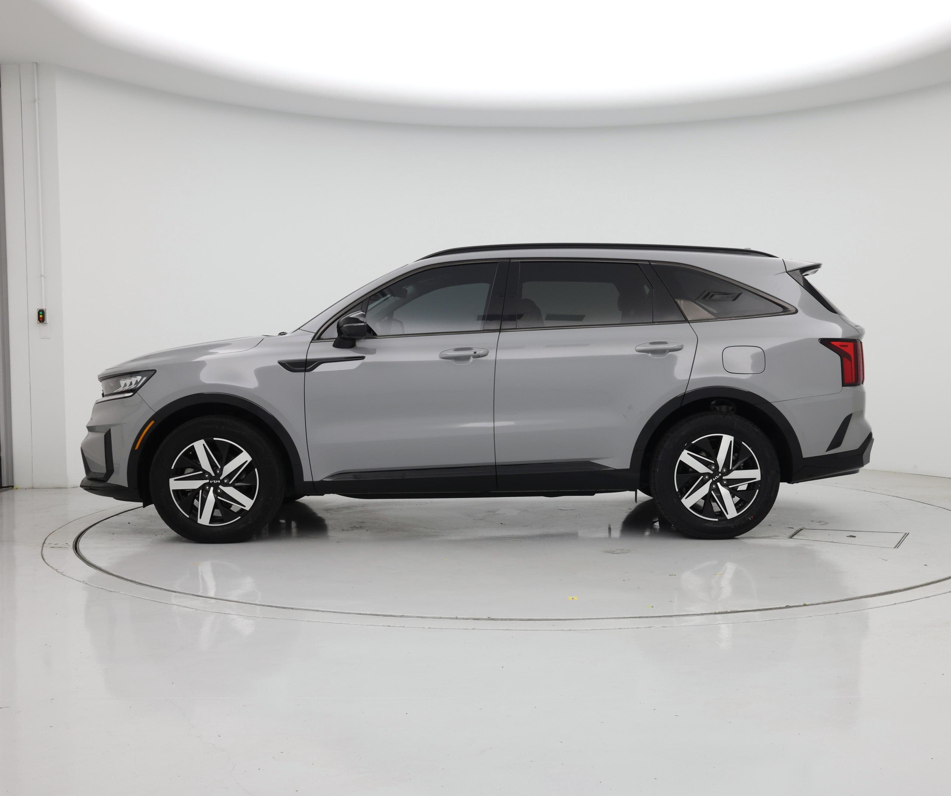 Thumbnail: 2023 Kia Sorento - 3