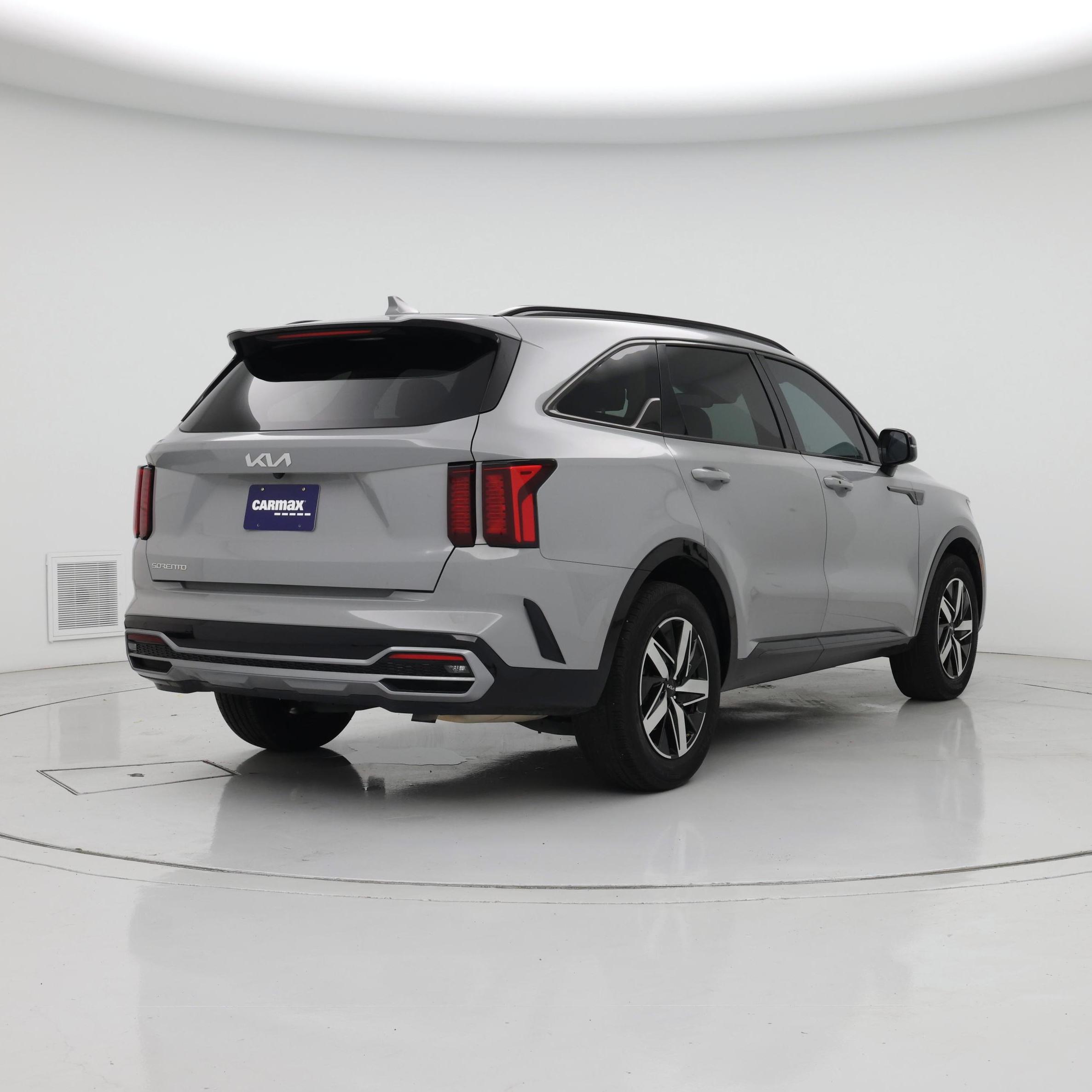 Thumbnail: 2023 Kia Sorento - 8